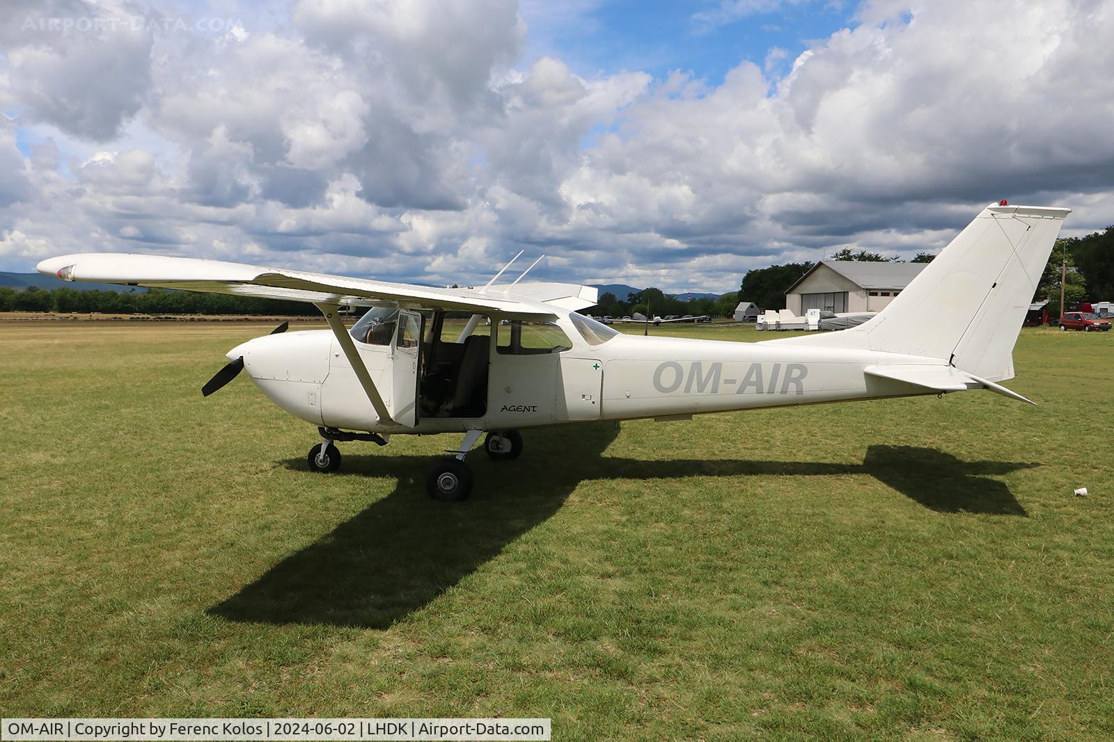 OM-AIR, 1969 Reims FR172G Reims Rocket C/N FR1720198, lhdkk