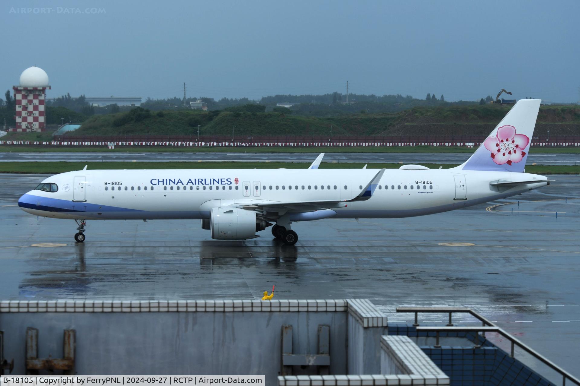 B-18105, 2022 Airbus A321-271NX C/N 10665, China A321Neo arriving