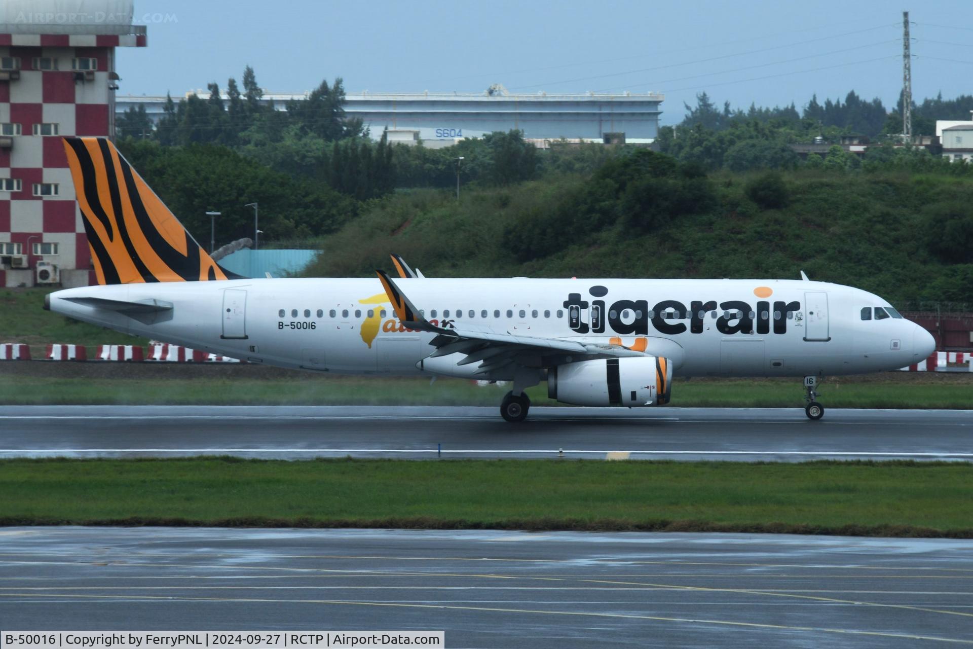 B-50016, 2016 Airbus A320-232 C/N 7203, Tigerair A320 returns to its base.