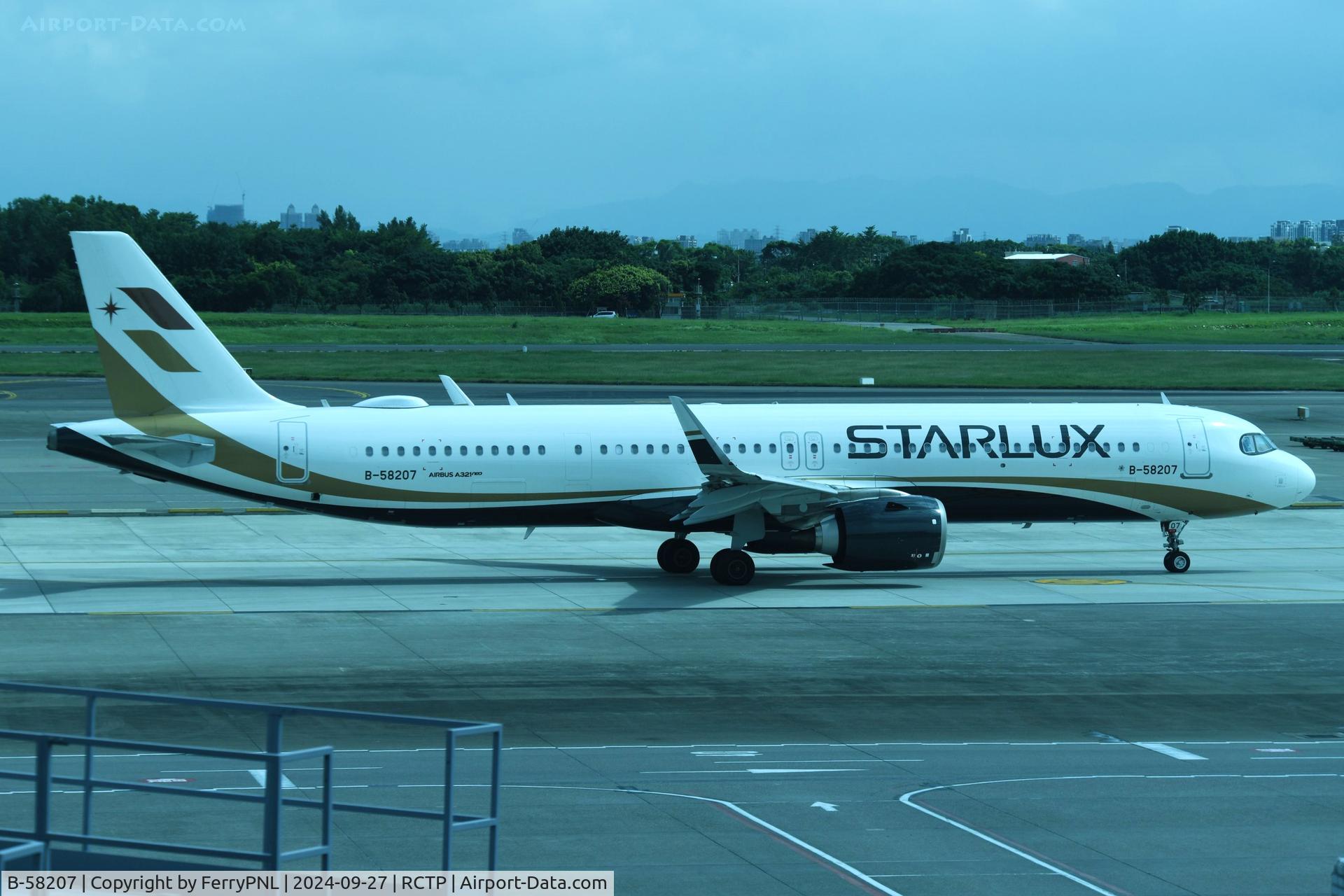 B-58207, Airbus A321-252NX C/N 10620, Starlux A321N for a new flight