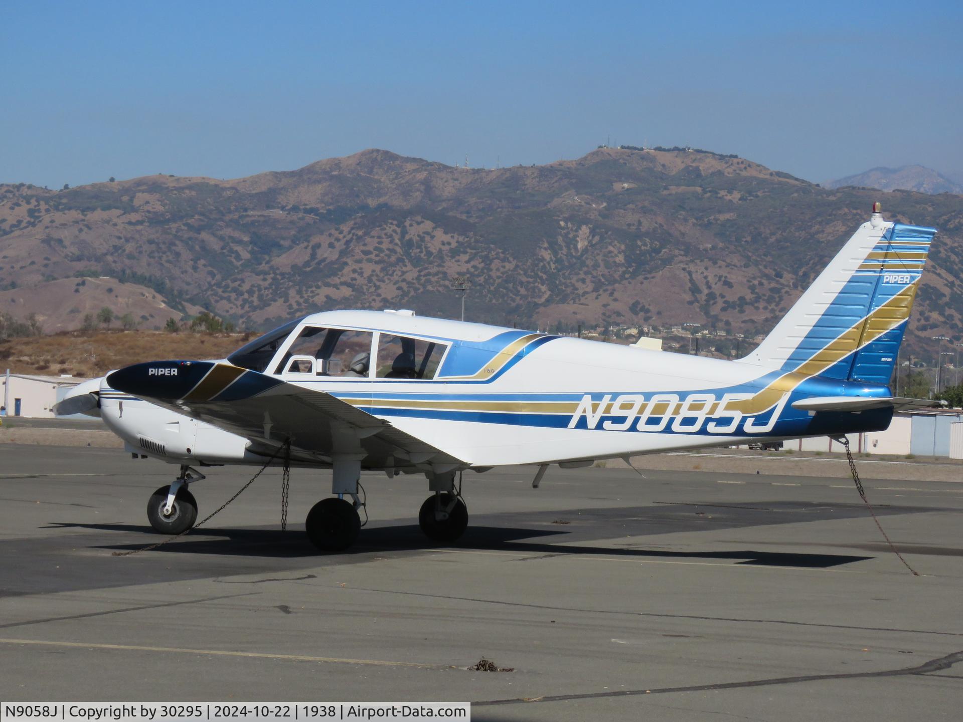 N9058J, 1966 Piper PA-28-180 C/N 28-3092, Parked