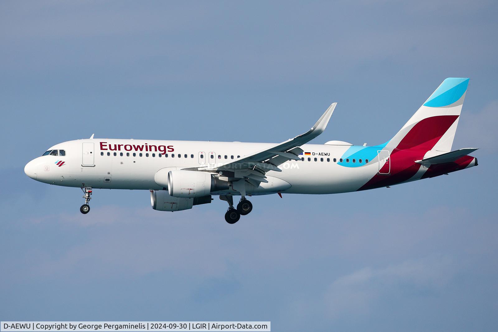 D-AEWU, 2017 Airbus A320-214 C/N 7513, Short final for runway 27.
