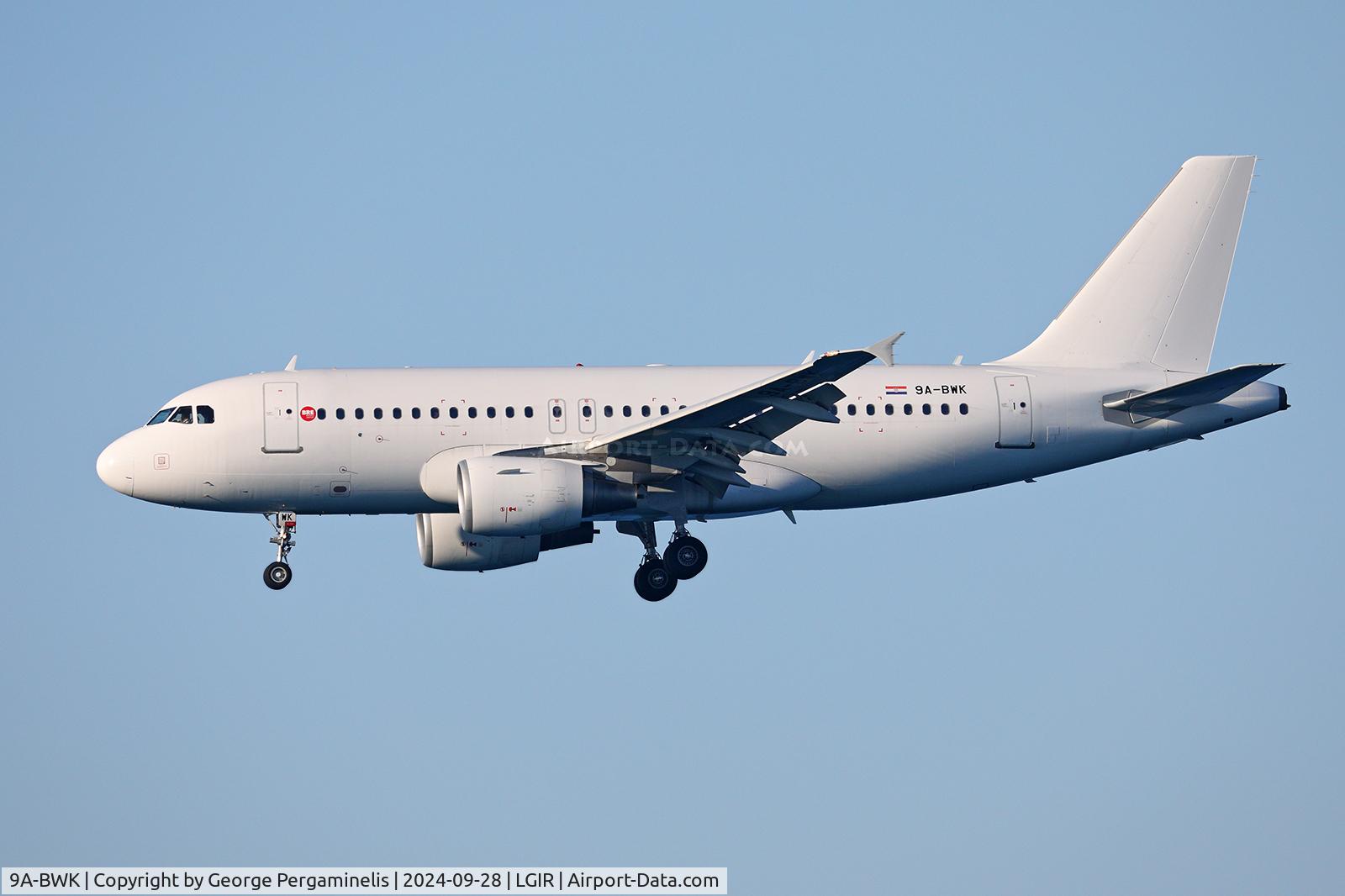9A-BWK, 2011 Airbus A319-112 C/N 4663, Short final for runway 27.
