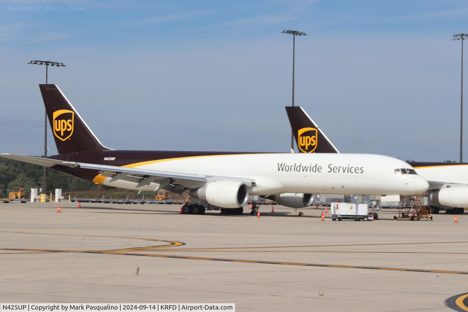 N425UP, 1995 Boeing 757-24APF C/N 25370, Boeing 757-24APF