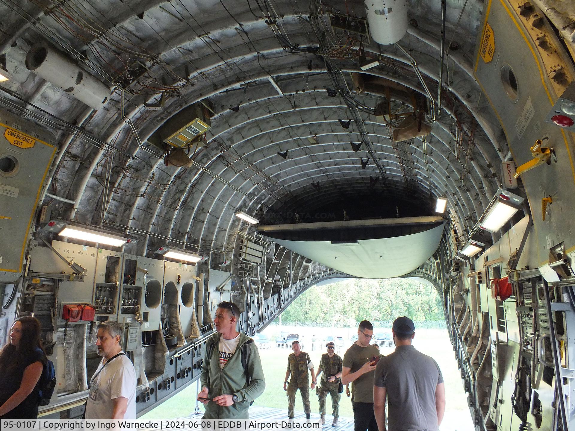 95-0107, 1995 McDonnell Douglas C-17A Globemaster III C/N P-32, McDonnell Douglas C-17A Globemaster III of the USAF at ILA 2024, Berlin #i
