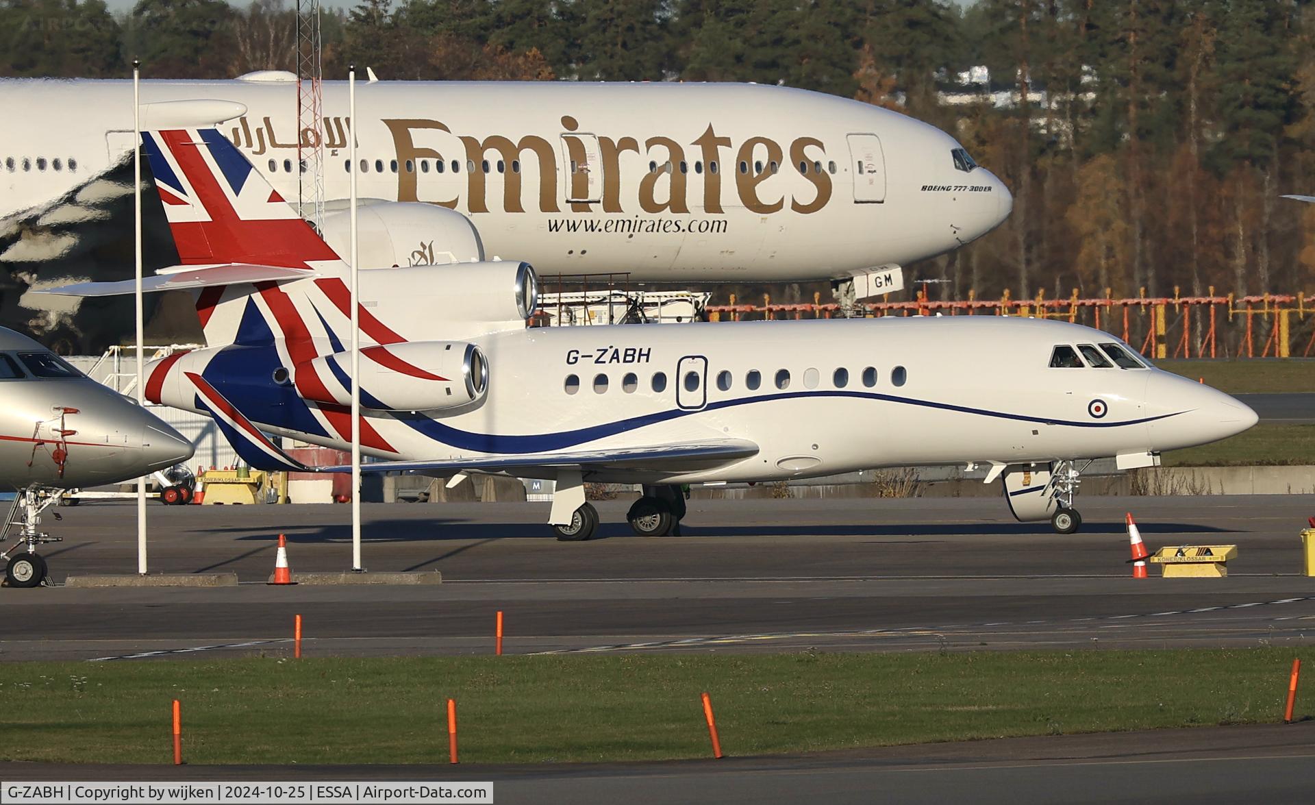 G-ZABH, 2022 Dassault Falcon 900EX C/N 327, Ramp M