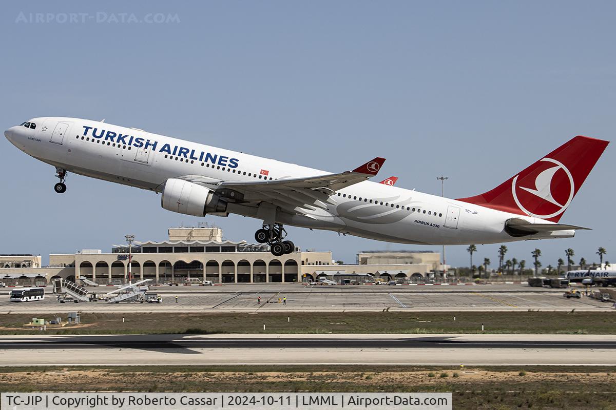 TC-JIP, 2007 Airbus A330-223 C/N 876, Runway 31