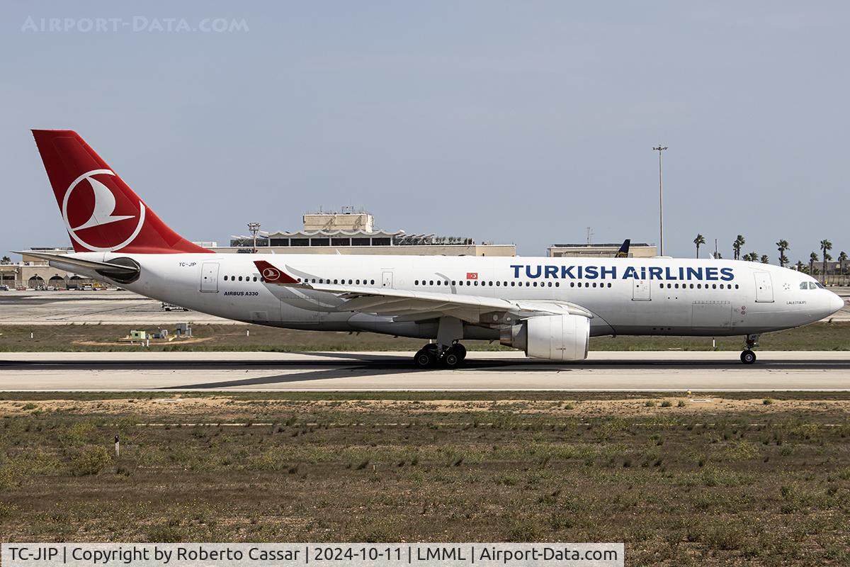 TC-JIP, 2007 Airbus A330-223 C/N 876, Runway 31 Backtrack