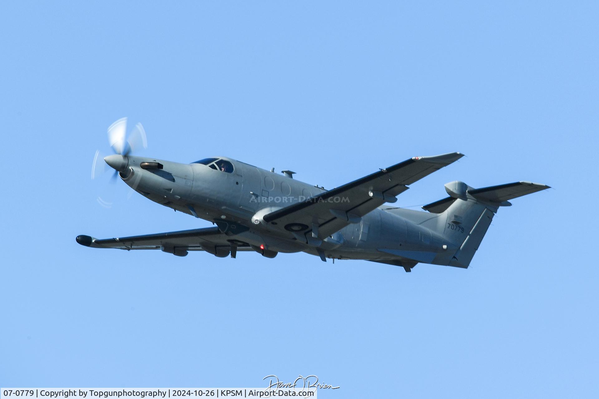 07-0779, 2007 Pilatus PC-12/47 C/N 779, DACHA43 departing off RW16