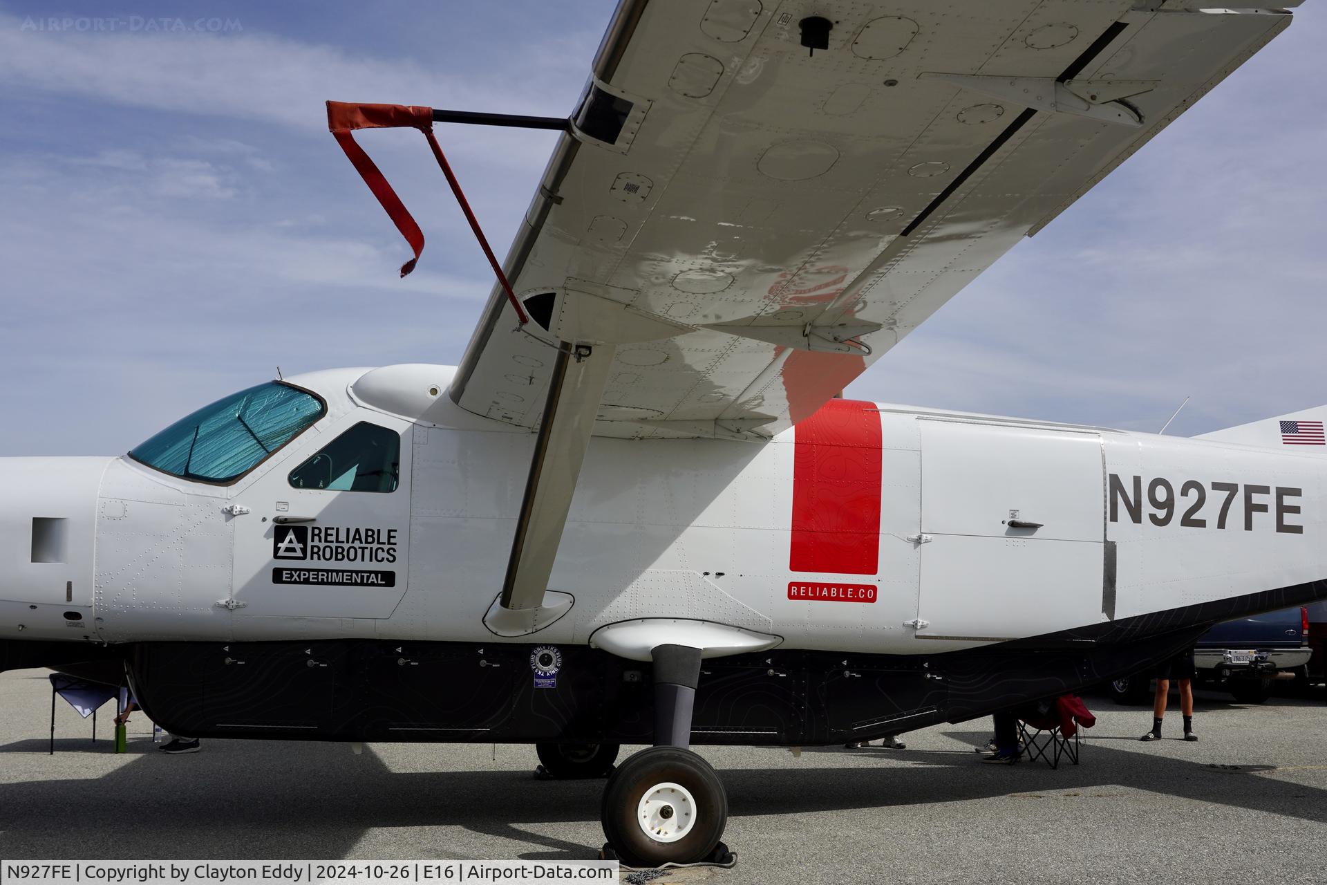N927FE, 1987 Cessna 208B C/N 208B0027, San Martin airport in California 2024.
