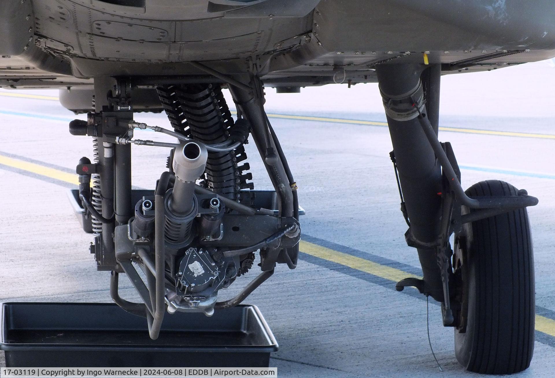 17-03119, 2017 Boeing AH-64E Apache Guardian C/N MM119, Boeing AH-64E Apache Guardian of the US Army at ILA 2024, Berlin