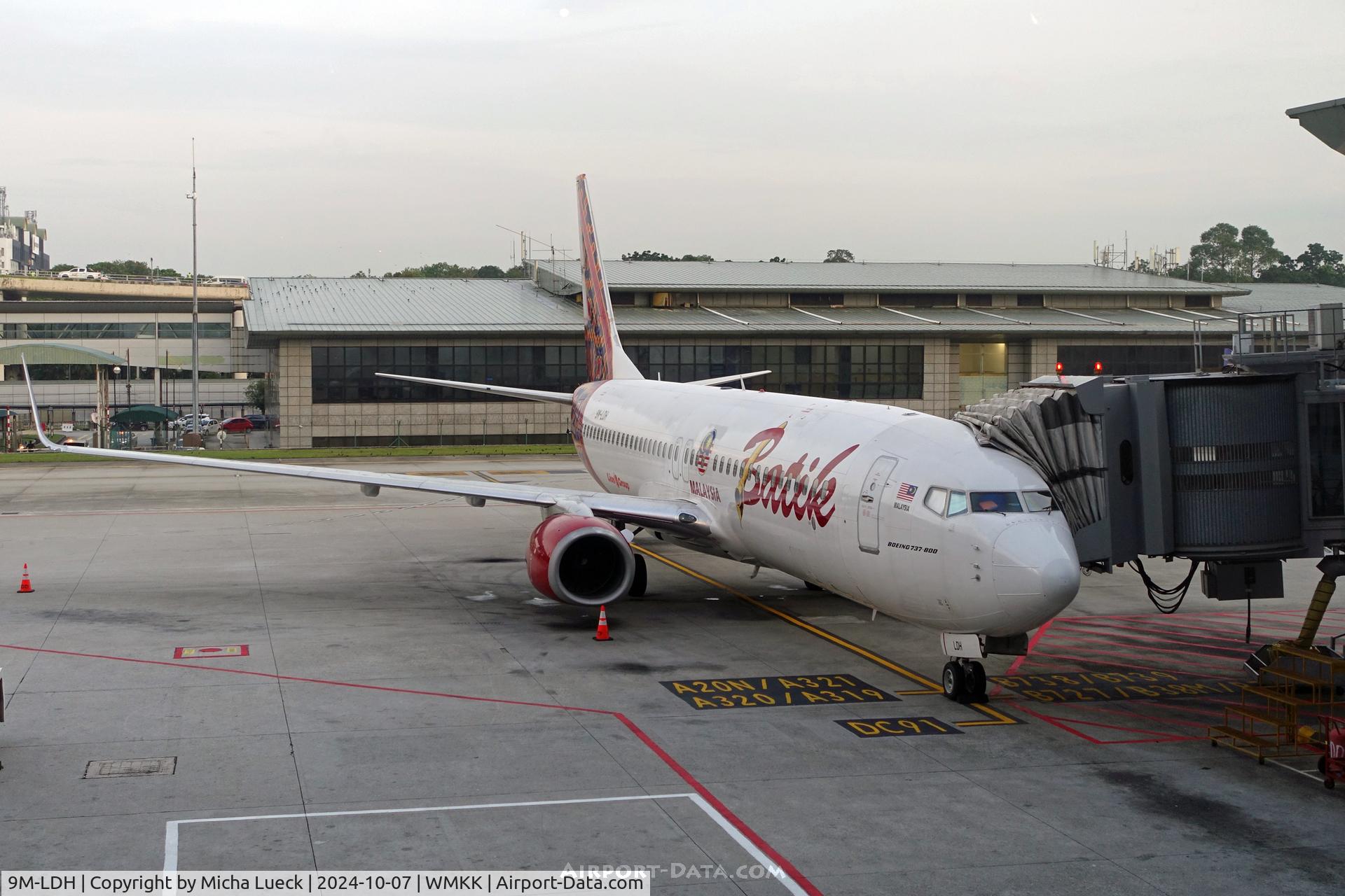 9M-LDH, 2014 Boeing 737-8U3(WL) C/N 41796, At KUL