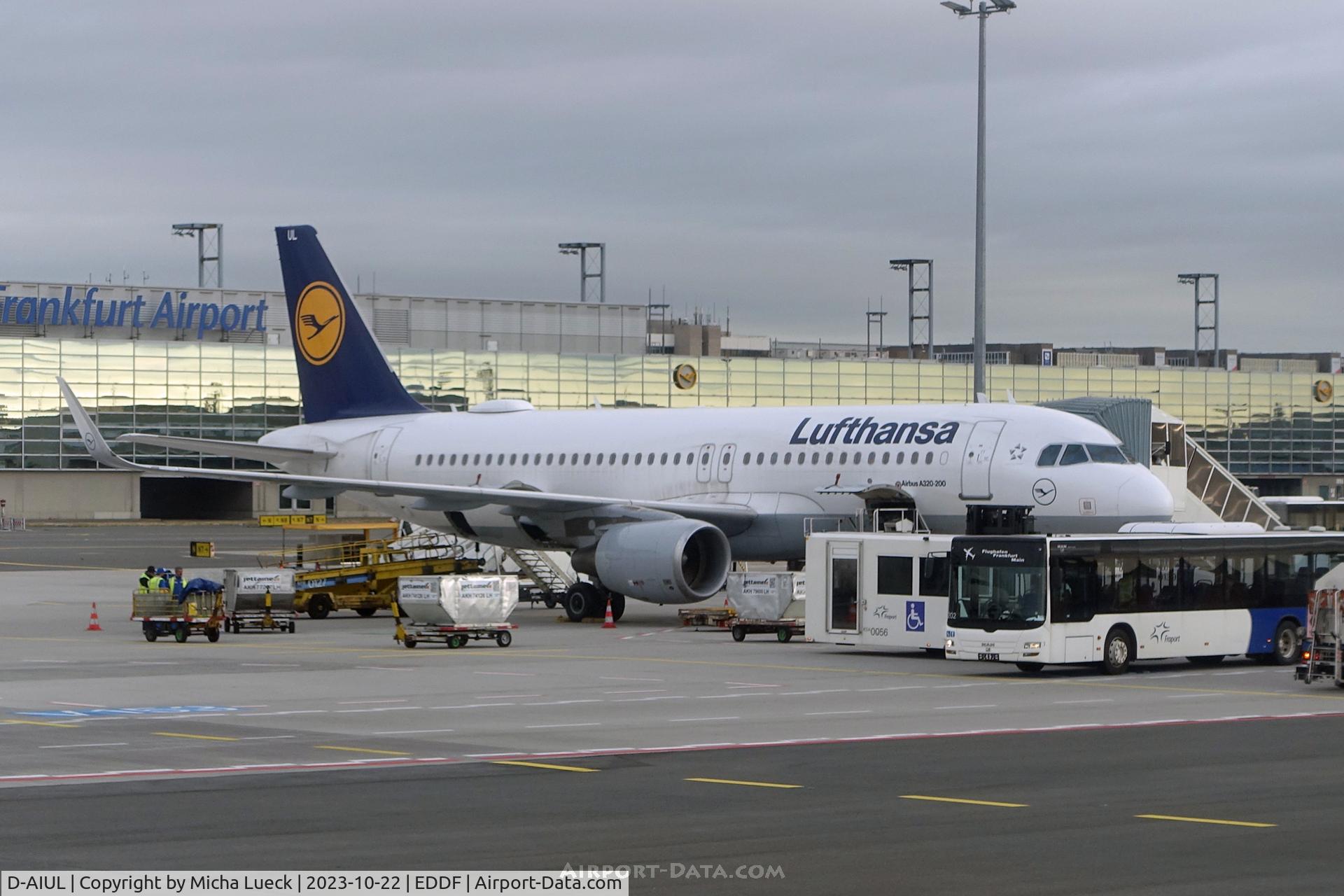 D-AIUL, 2015 Airbus A320-214 C/N 6521, At Frankfurt
