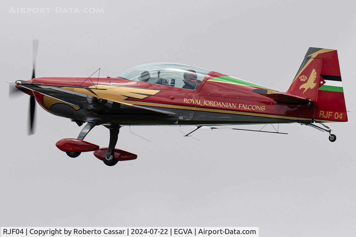 RJF04, 2018 Extra EA-330LX C/N LC072, RIAT 24