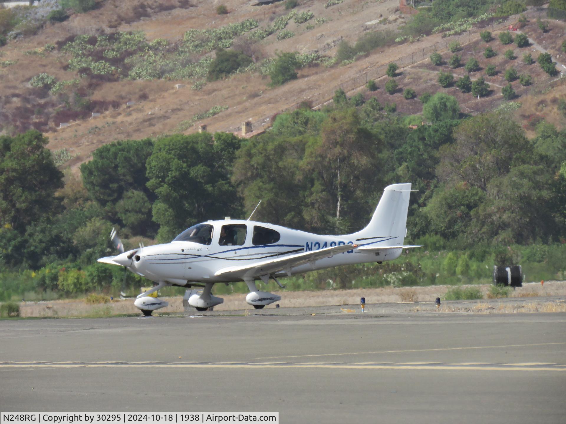 N248RG, 2015 Cirrus SR20 C/N 2277, Turned of runway
