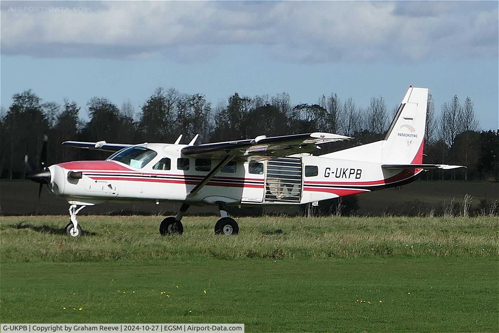 G-UKPB, 1997 Cessna 208B Grand Caravan C/N 208B-0629, Departing from Beccles.