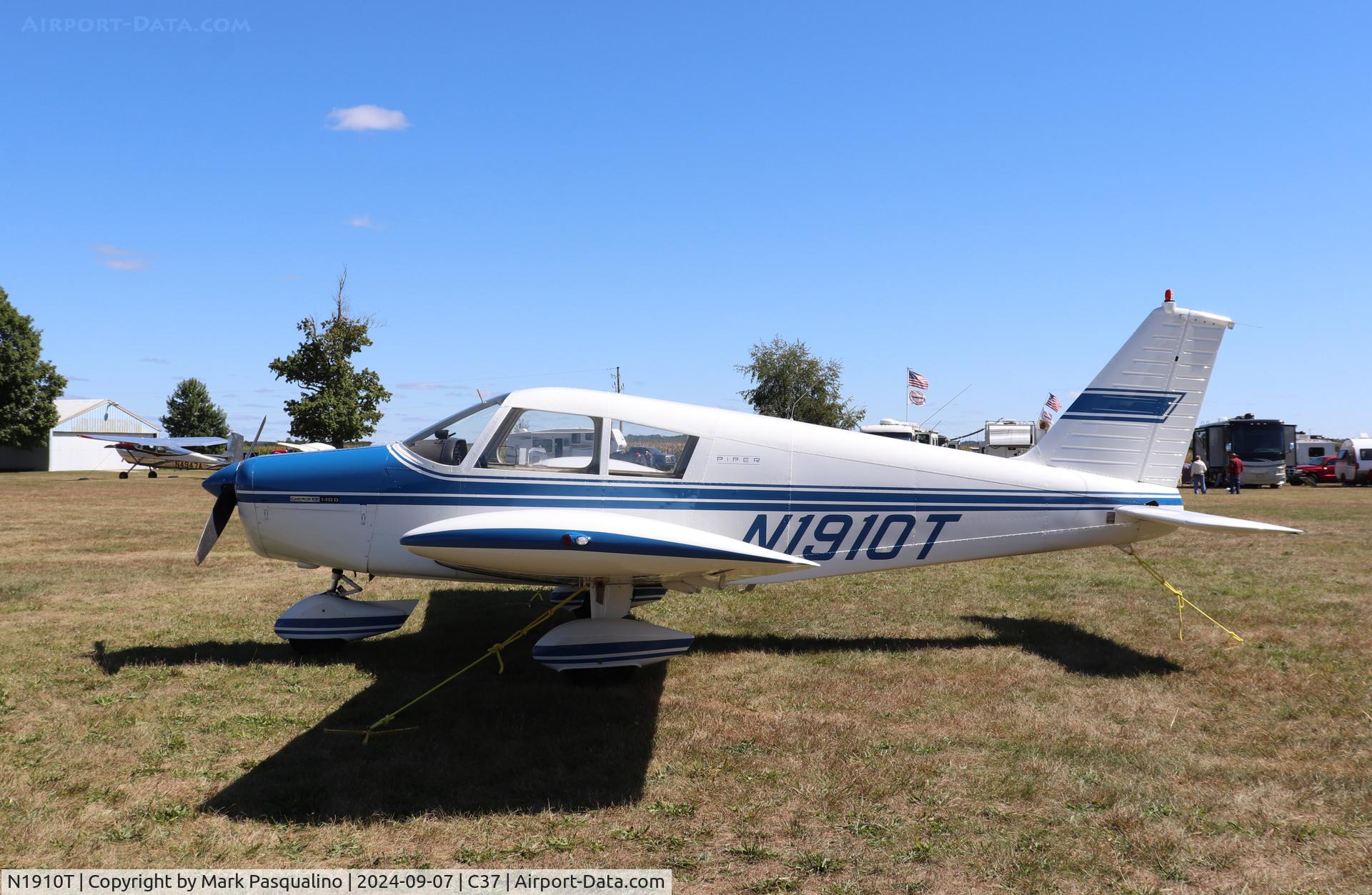 N1910T, 1971 Piper PA-28-140 C/N 28-7125464, Piper PA-28-140