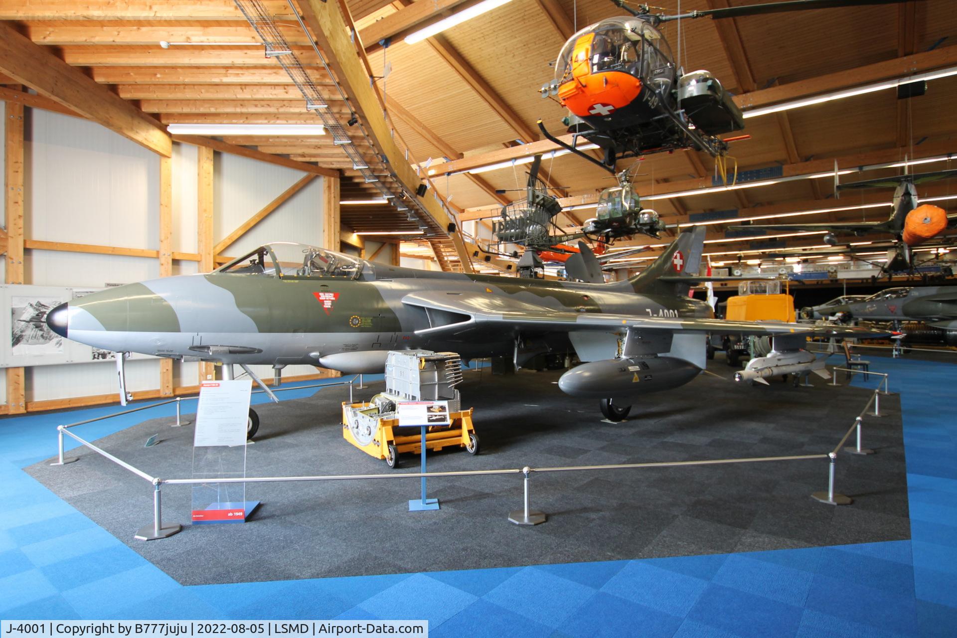J-4001, Hawker Hunter F.58 C/N 41H-679911, at Air Force Center Dübendorf