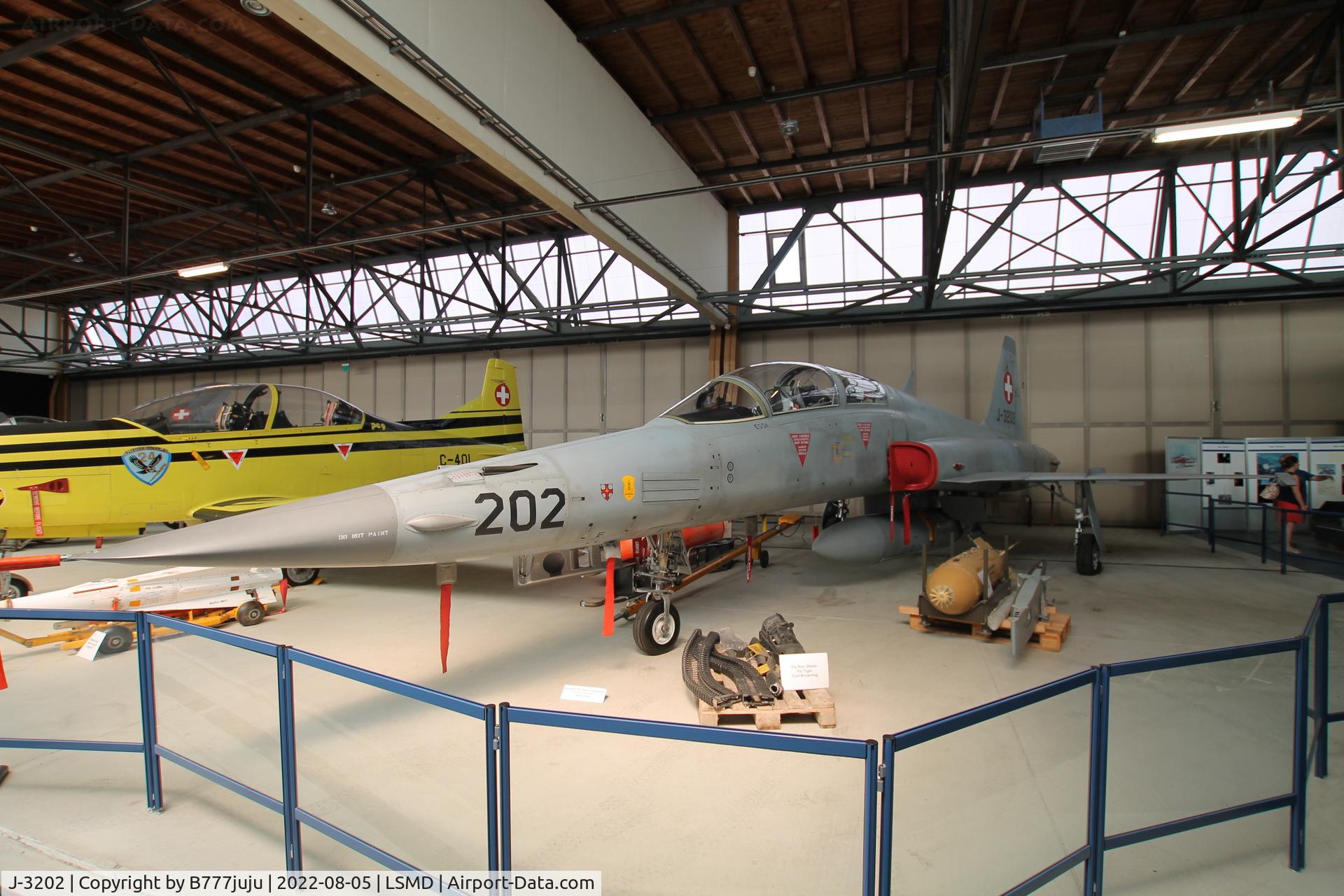J-3202, 1978 Northrop F-5F Tiger II C/N M1002, at Air Force Center Dübendorf