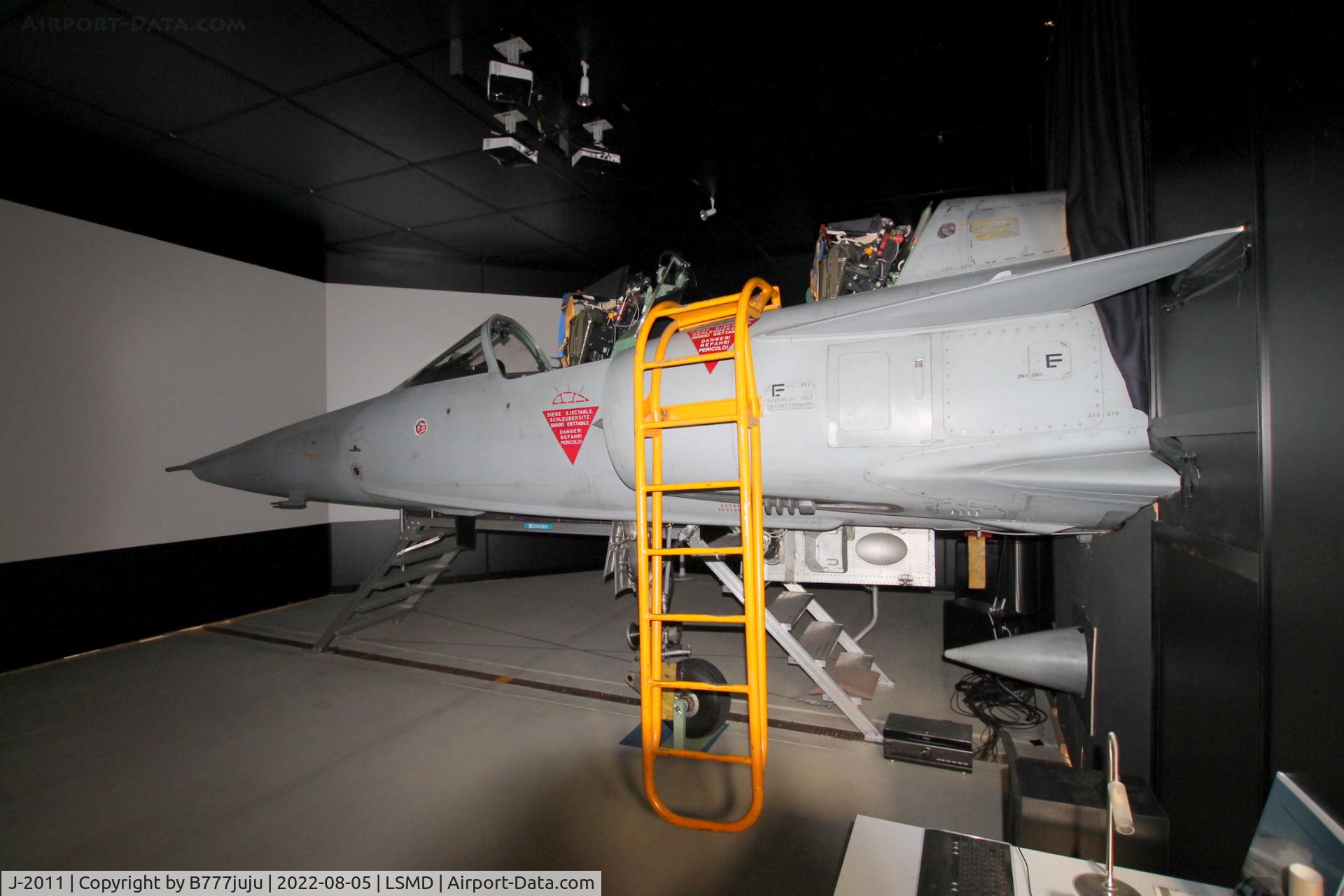 J-2011, Dassault Mirage IIIDS C/N MD470/227F, at Air Force Center Dübendorf
simulator use