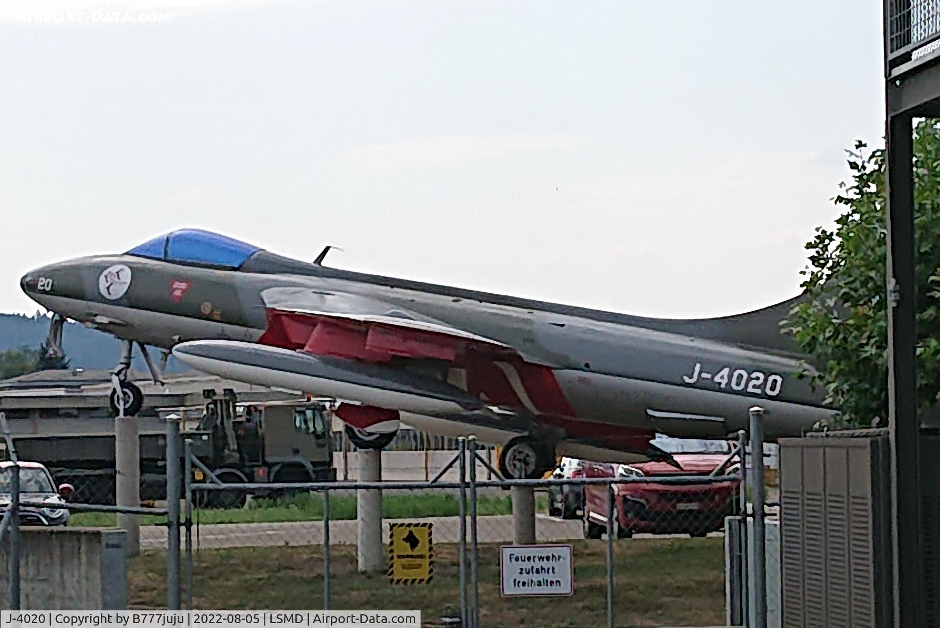 J-4020, 1959 Hawker Hunter F.58 C/N 41H-691768, at Dubemberf