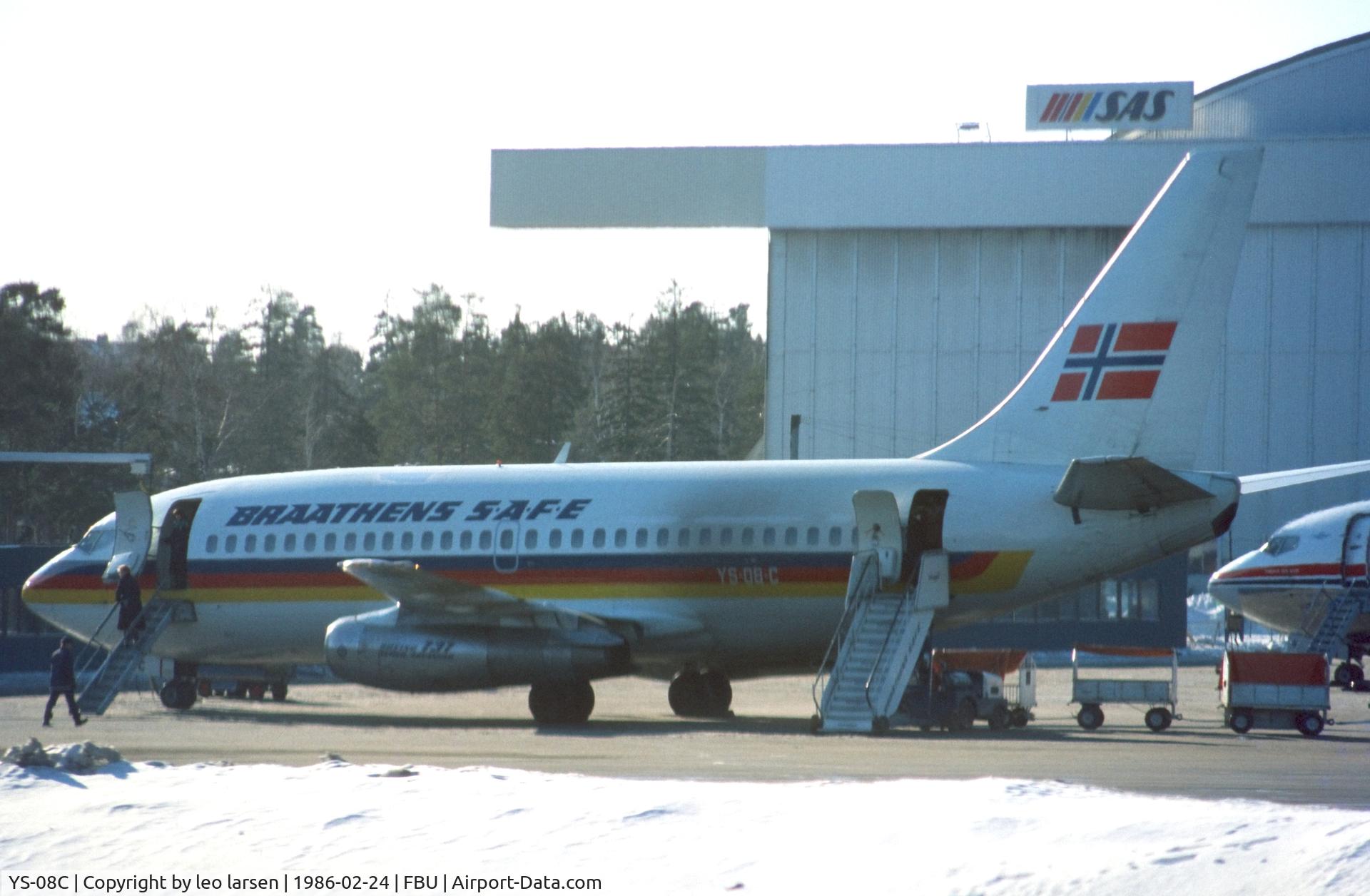 YS-08C, 1978 Boeing 737-2A1 C/N 21599, Fornebu Oslo 24.2.1986 duing lease to Braathens Safe