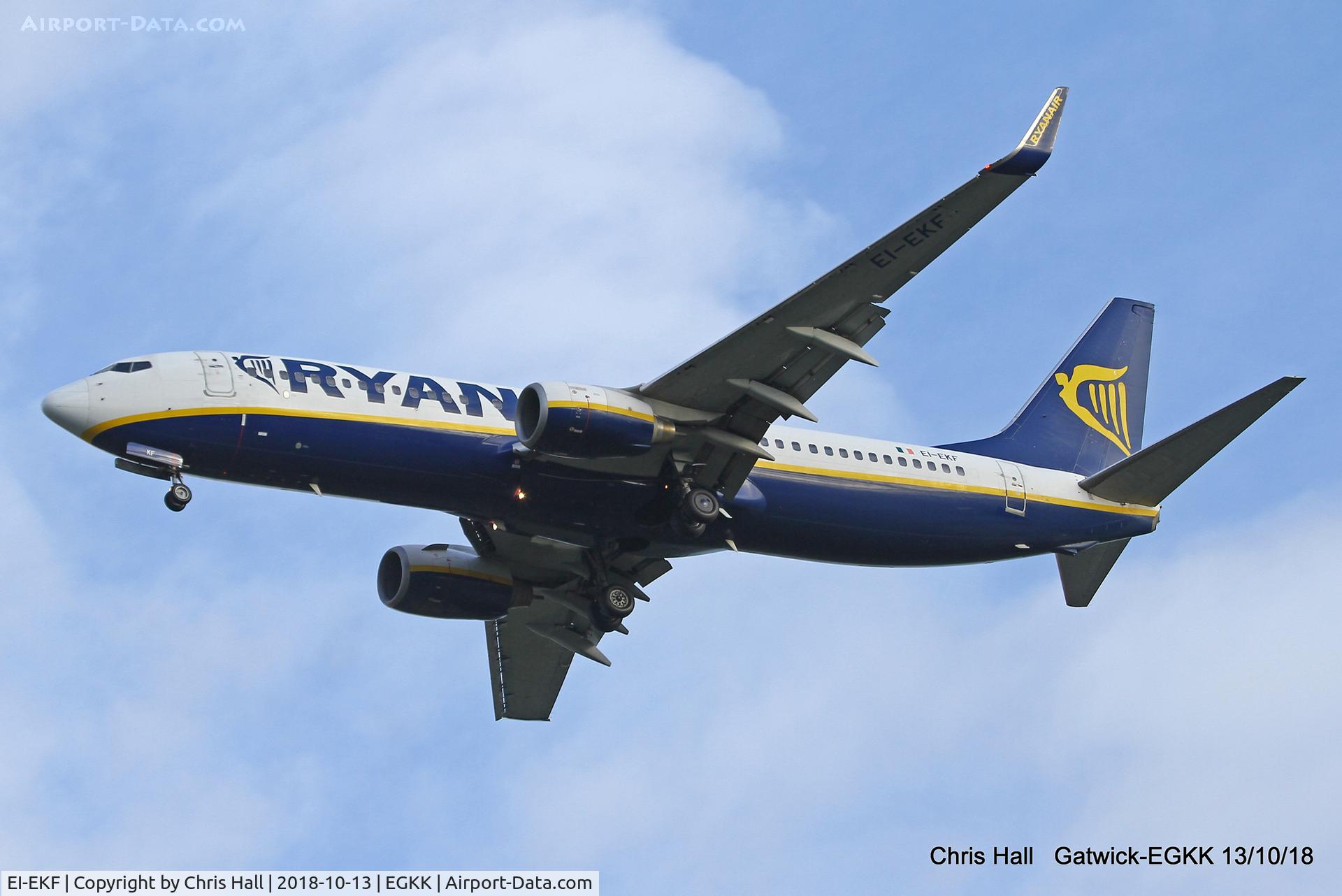 EI-EKF, 2009 Boeing 737-8AS C/N 35025, Gatwick