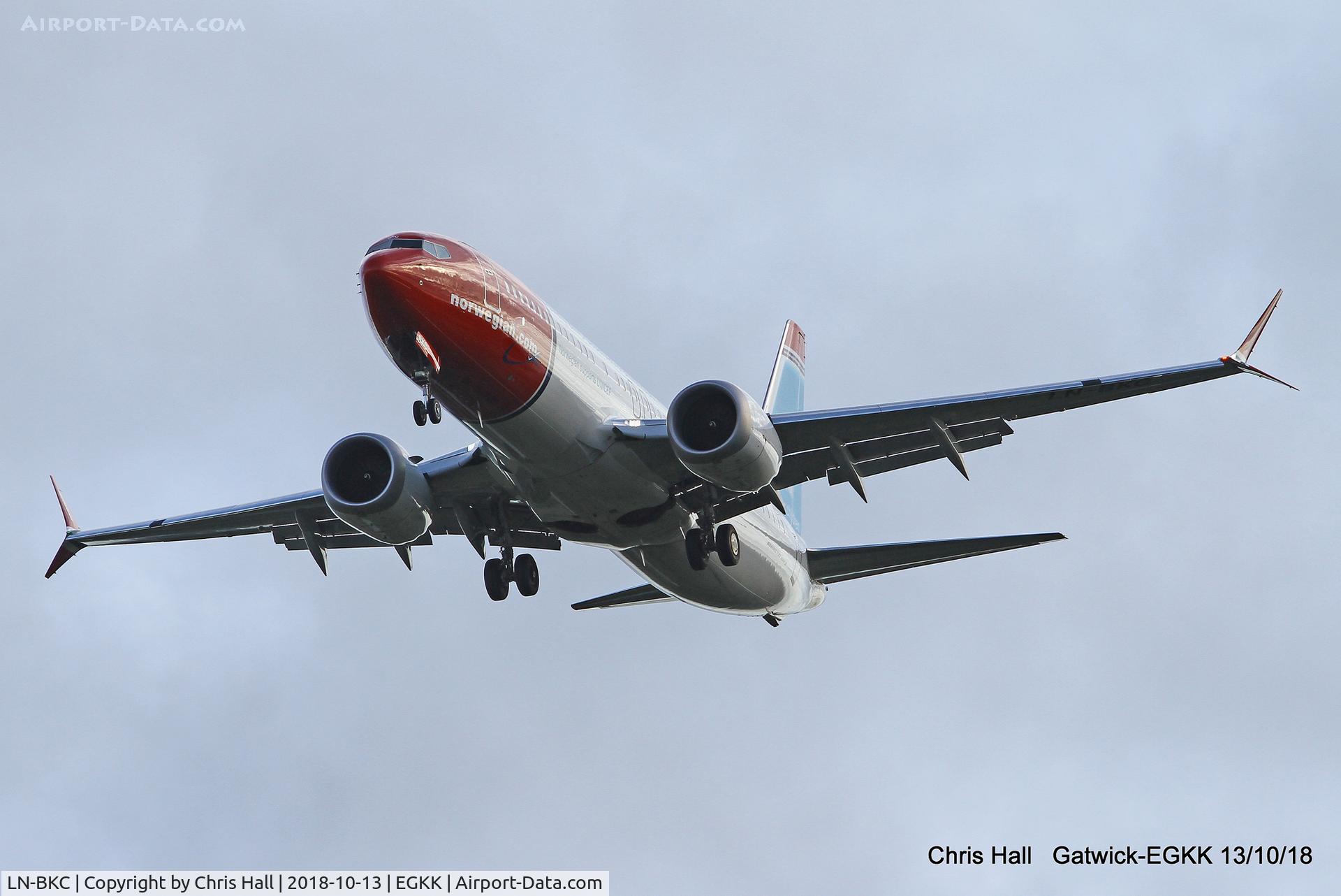 LN-BKC, 2018 Boeing 737-8 MAX C/N 42836, Gatwick