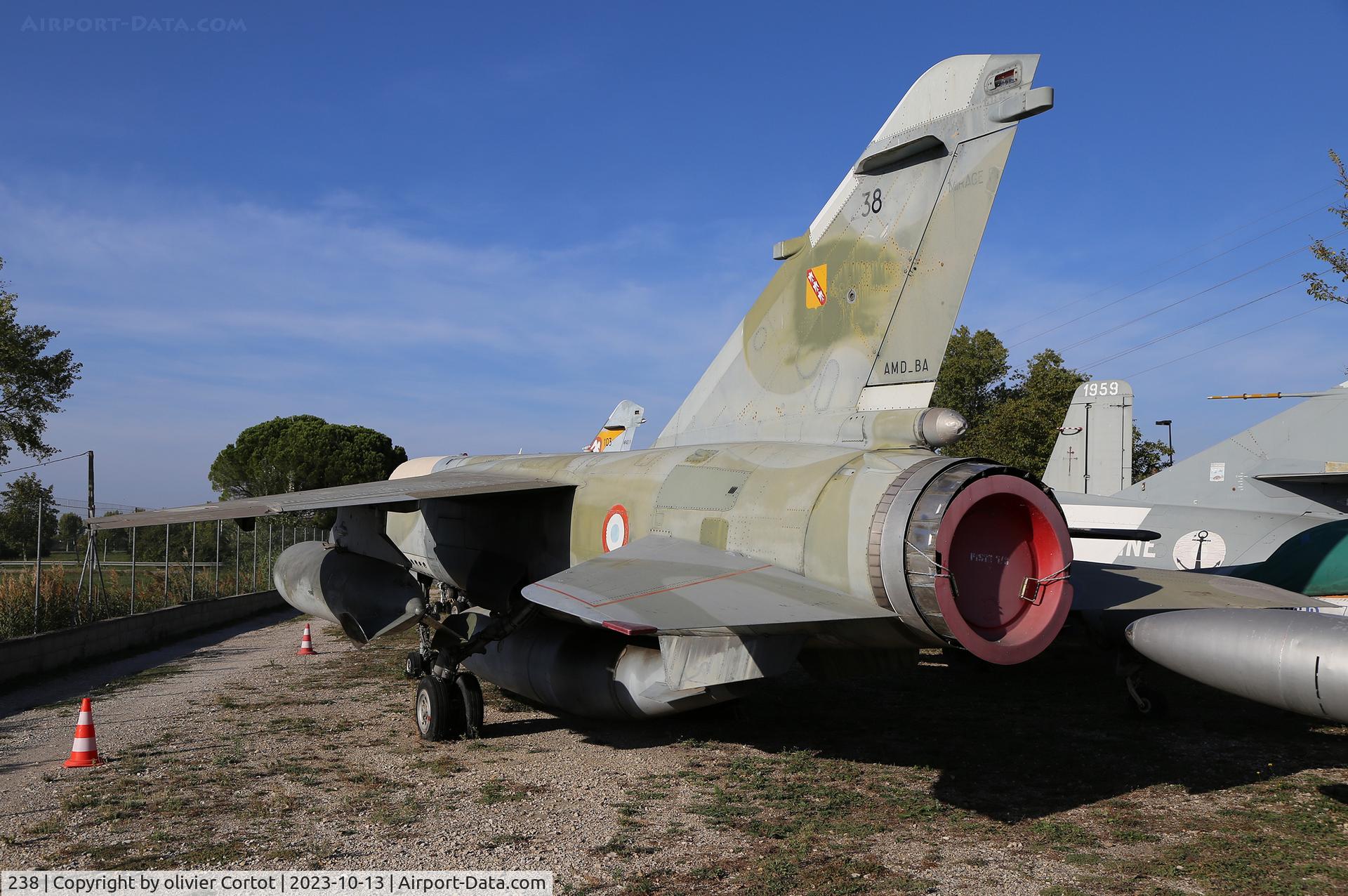238, Dassault Mirage F.1CT C/N 238, orange museum