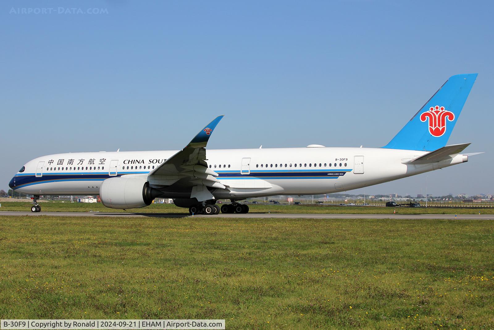 B-30F9, Airbus A350-941 C/N 417, at eham