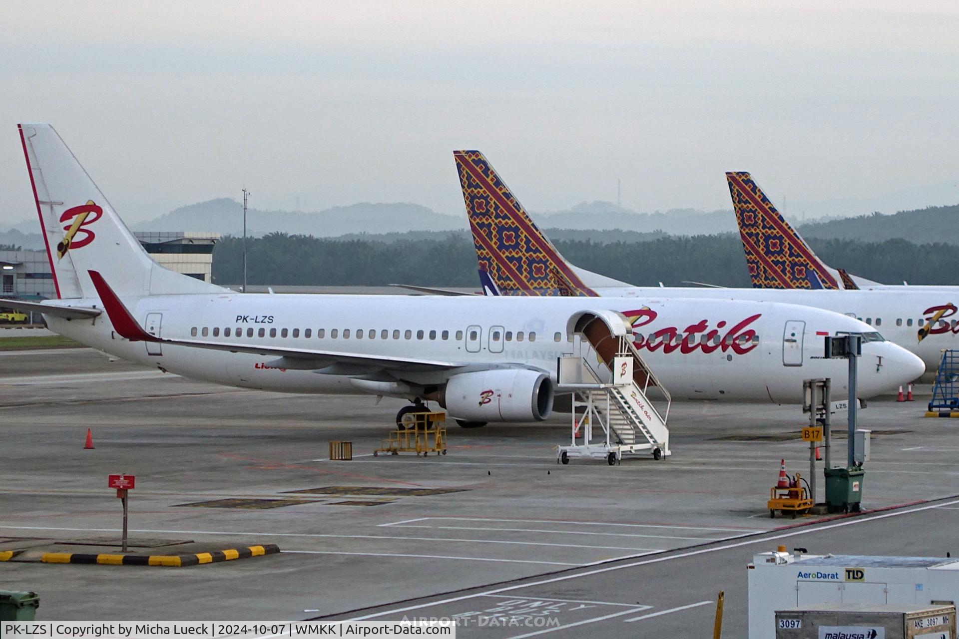 PK-LZS, 2015 Boeing 737-8GP C/N 39857, At Kuala Lumpur