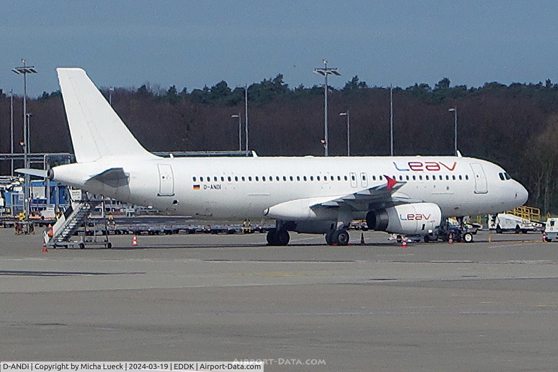 D-ANDI, 2000 Airbus A320-232 C/N 1305, At Cologne/Bonn