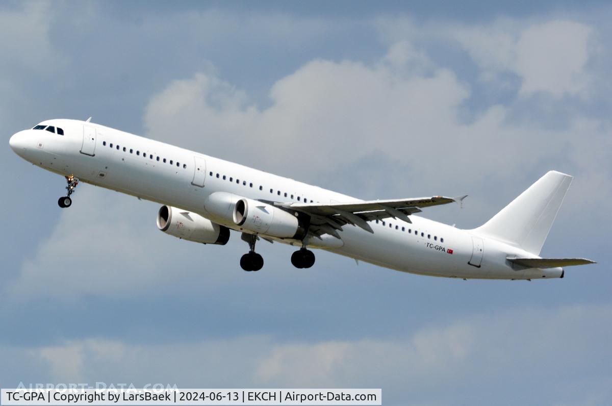 TC-GPA, 2008 Airbus A321-231 C/N 3462, RWY22R