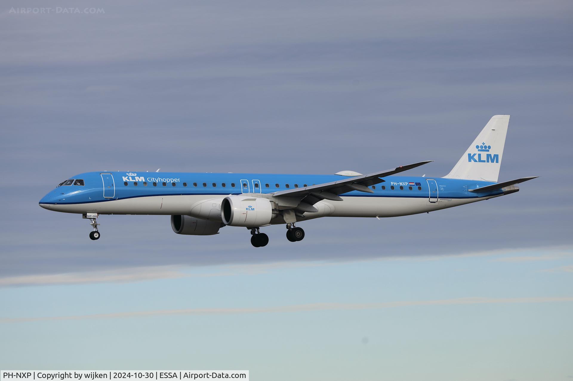 PH-NXP, 2023 Embraer E195-E2 (ERJ 190-400 STD) C/N 19020093, Rwy 26
