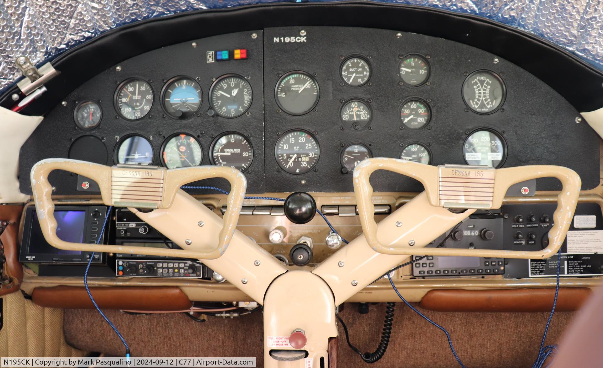 N195CK, 1950 Cessna 195A C/N 7515, Cessna 195A