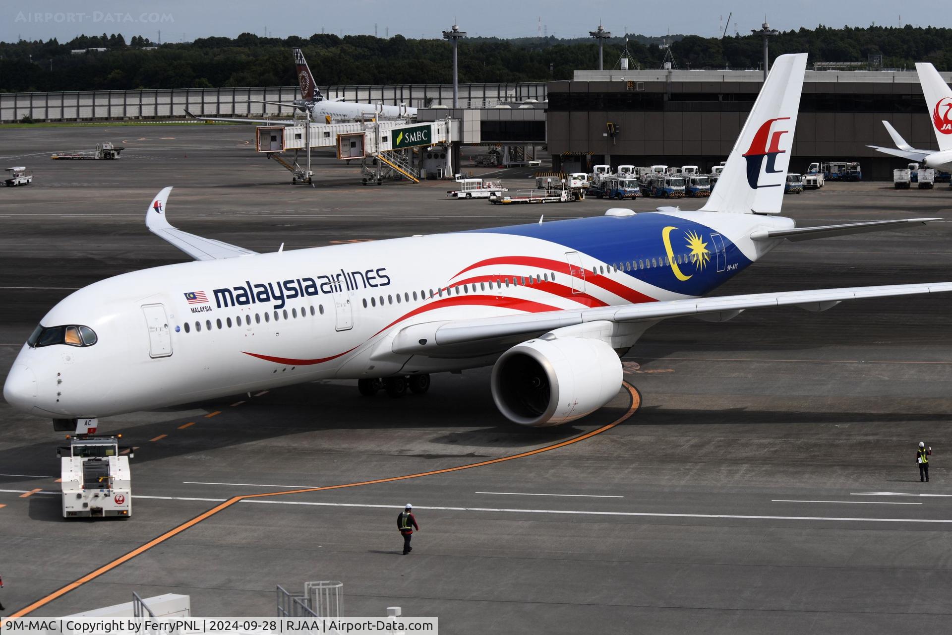 9M-MAC, 2017 Airbus A350-941 C/N 165, Malaysian A359 pushed-back