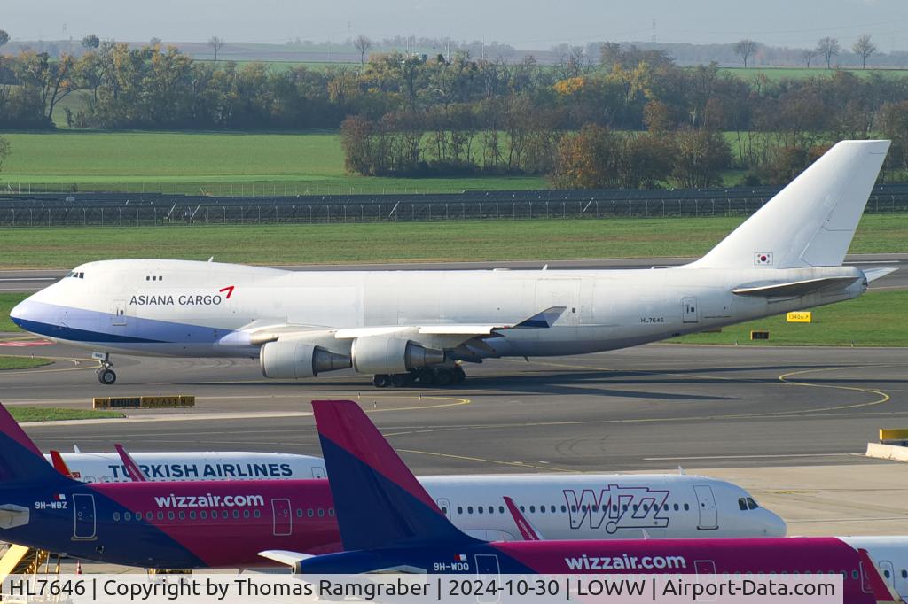 HL7646, 2002 Boeing 747-409(F) C/N 30768, Asiana Cargo (basic China Airlines colors, ex B-18711)