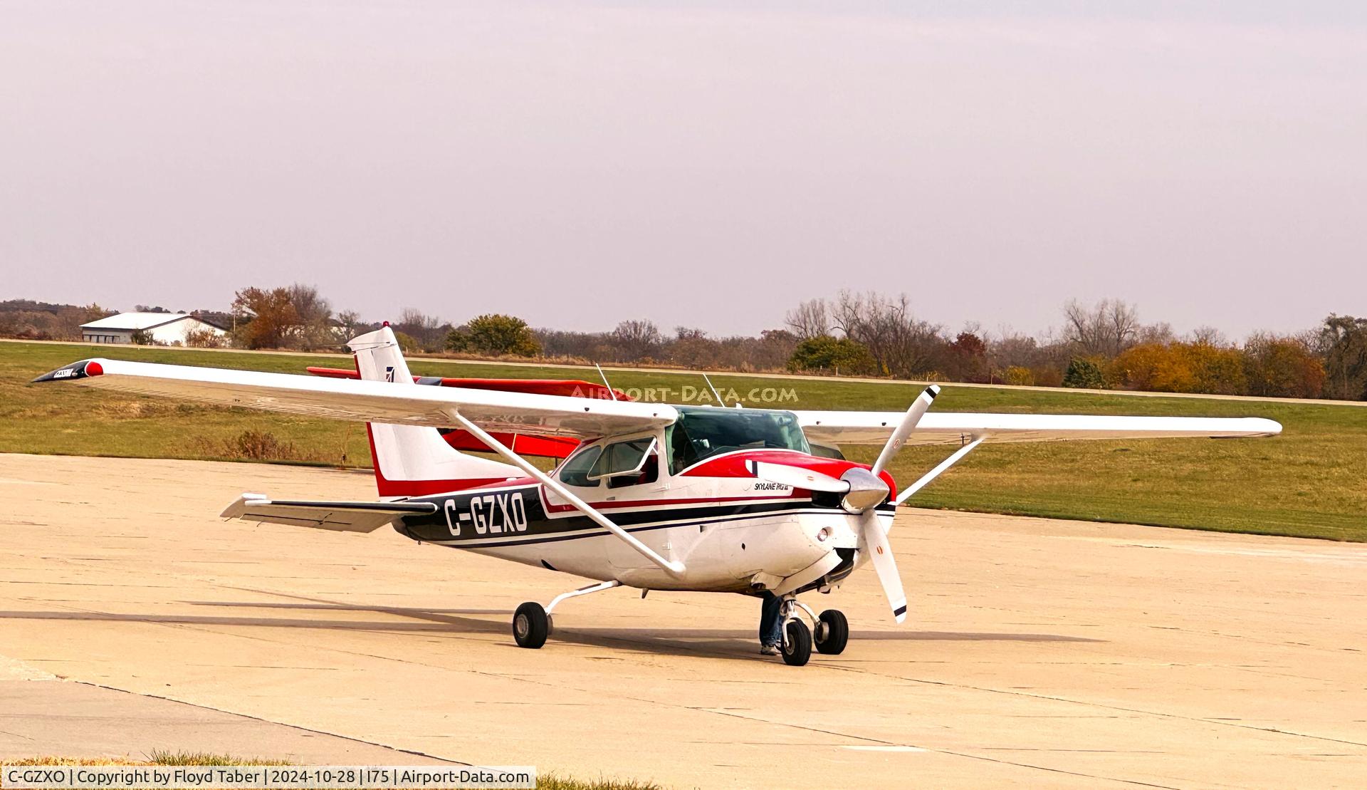 C-GZXO, 1978 Cessna R182 Skylane RG C/N R18200363, Fueled up and headed to look at an Airplane