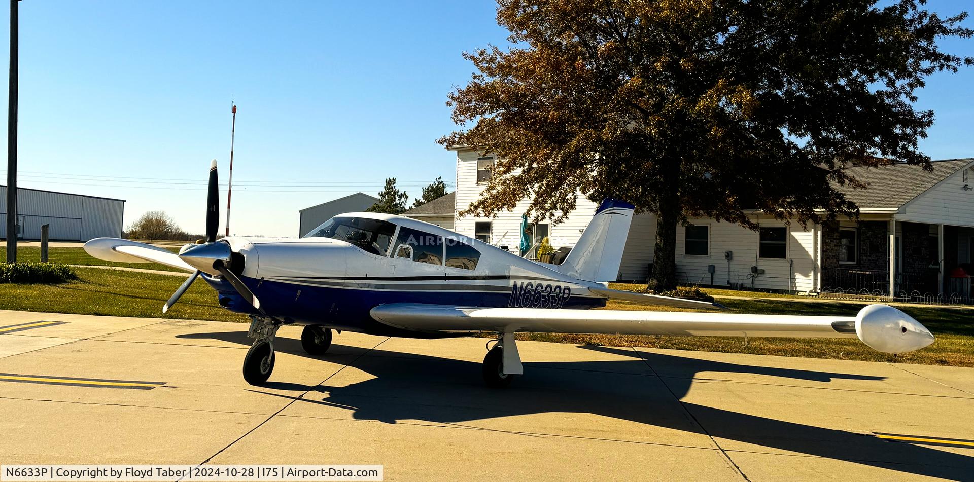 N6633P, 1959 Piper PA-24-250 Comanche C/N 24-1756, A newly painted Comanche