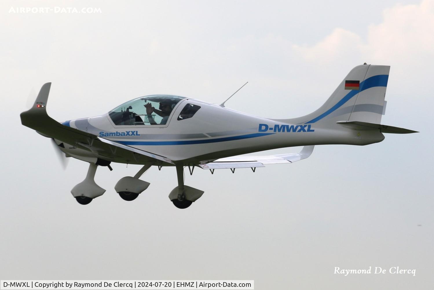 D-MWXL, Urban Air UFM-10 Samba XXL C/N SA XL D94, Landing at Midden-Zeeland.
