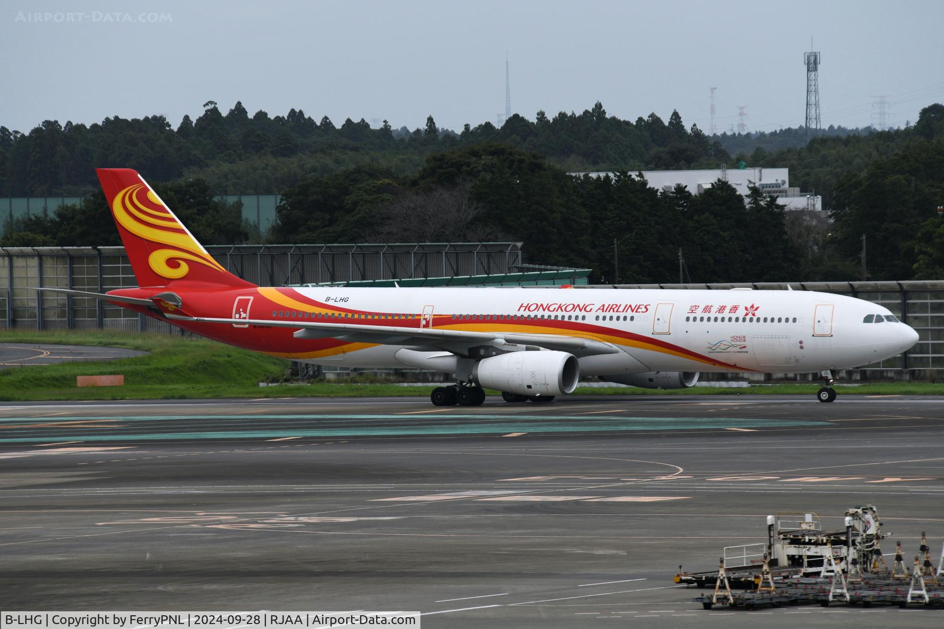 B-LHG, 2015 Airbus A330-343 C/N 1663, Hong Kong Airlines A333 arriving in NRT