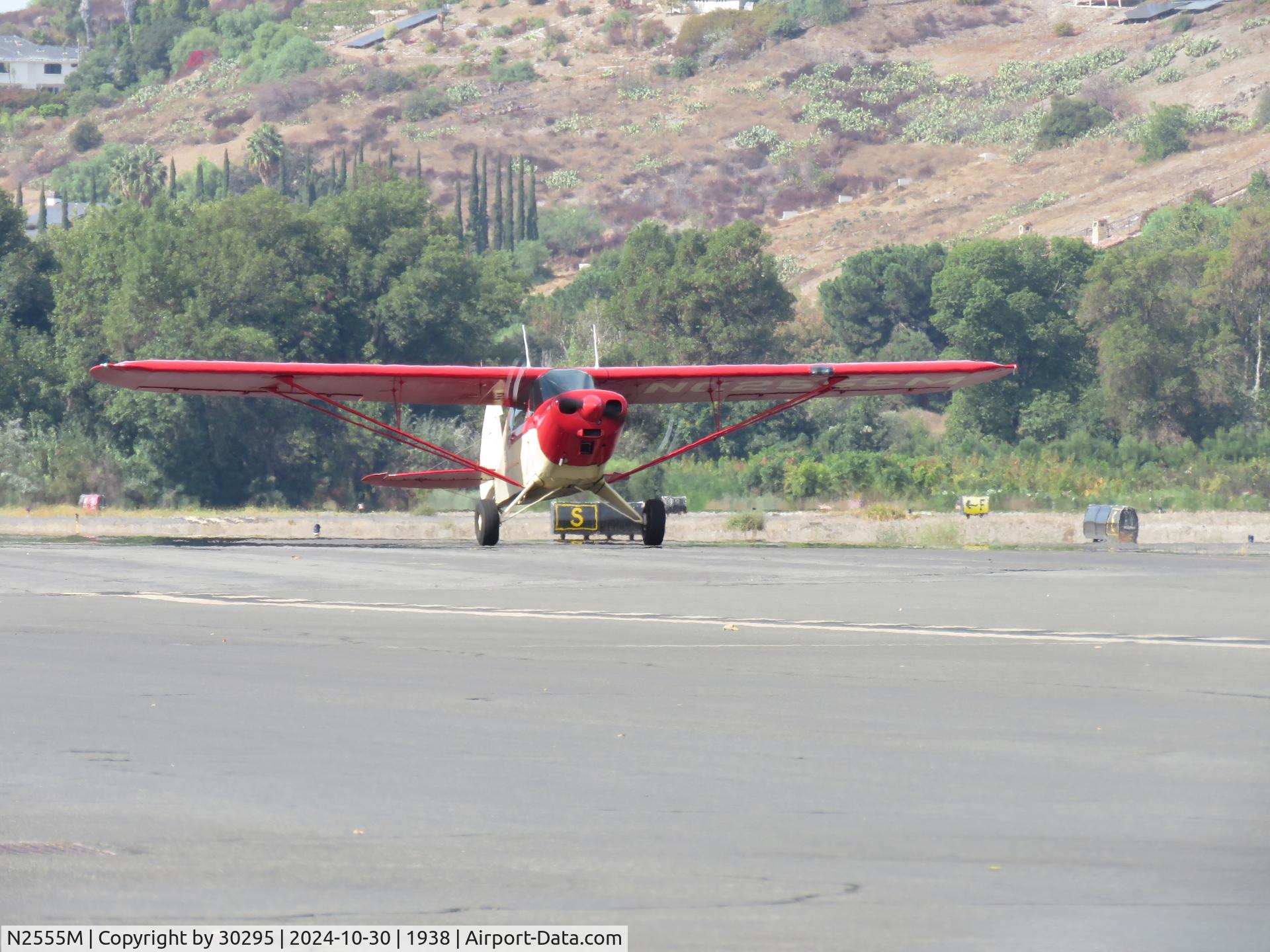 N2555M, 1946 Piper PA-12 Super Cruiser C/N 12-1011, Taxiing