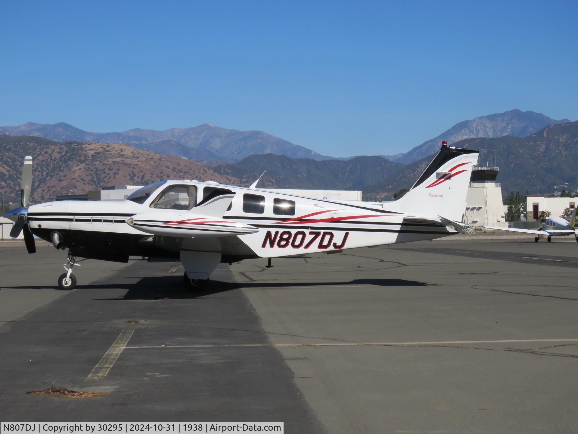 N807DJ, 2001 Raytheon Aircraft Company A36 Bonanza C/N E-3371, Parked