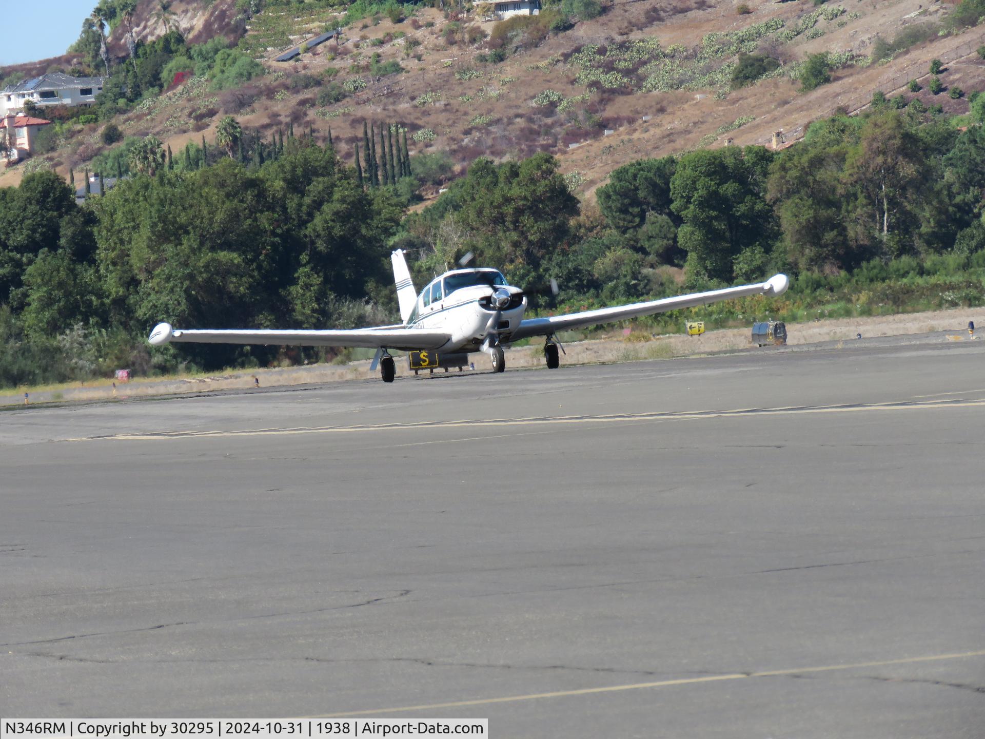 N346RM, 1958 Piper PA-24-250 Comanche C/N 24-929, Starting to taxi