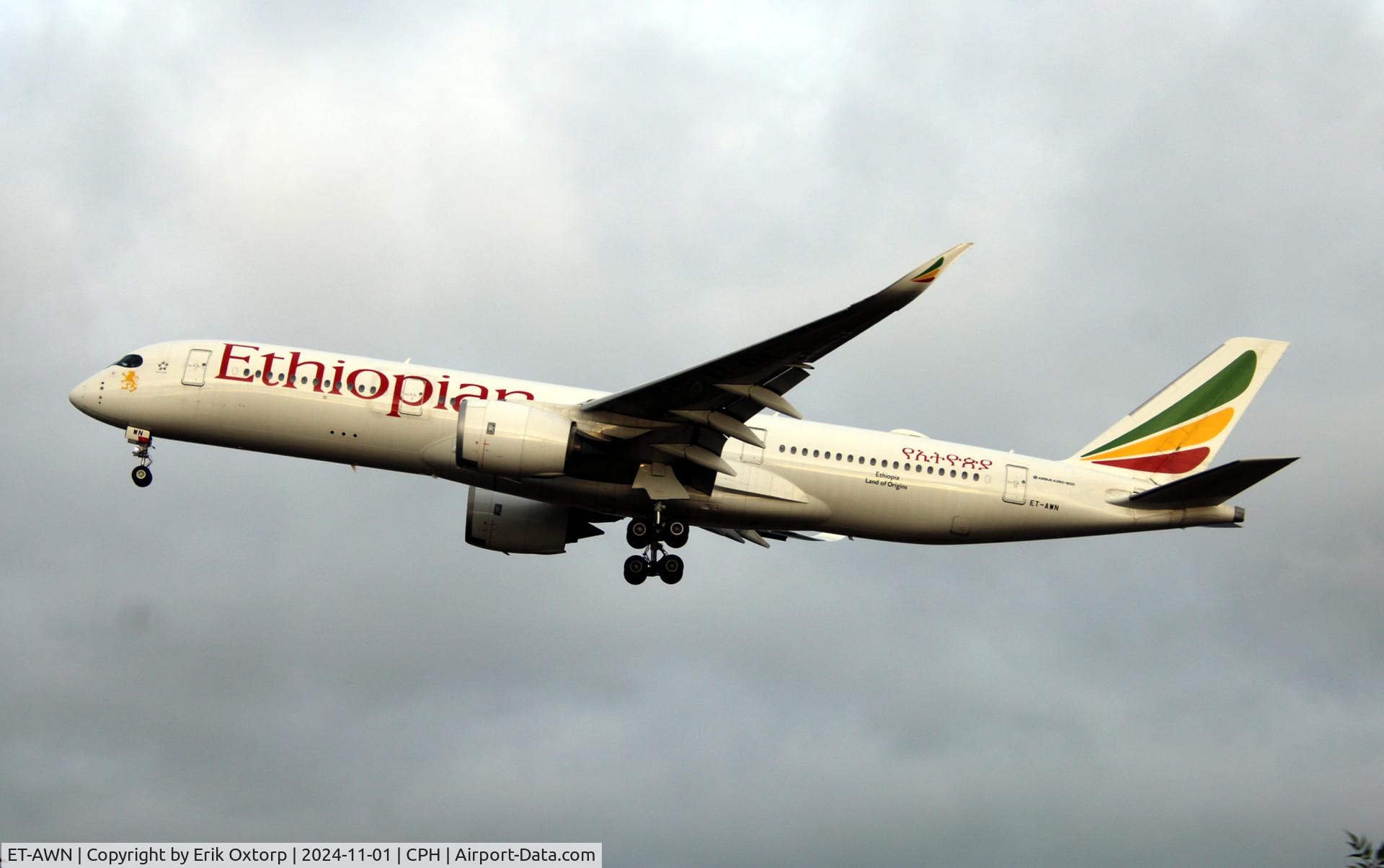 ET-AWN, 2019 Airbus A350-941 C/N 310, ET-AWN landing rw 22L