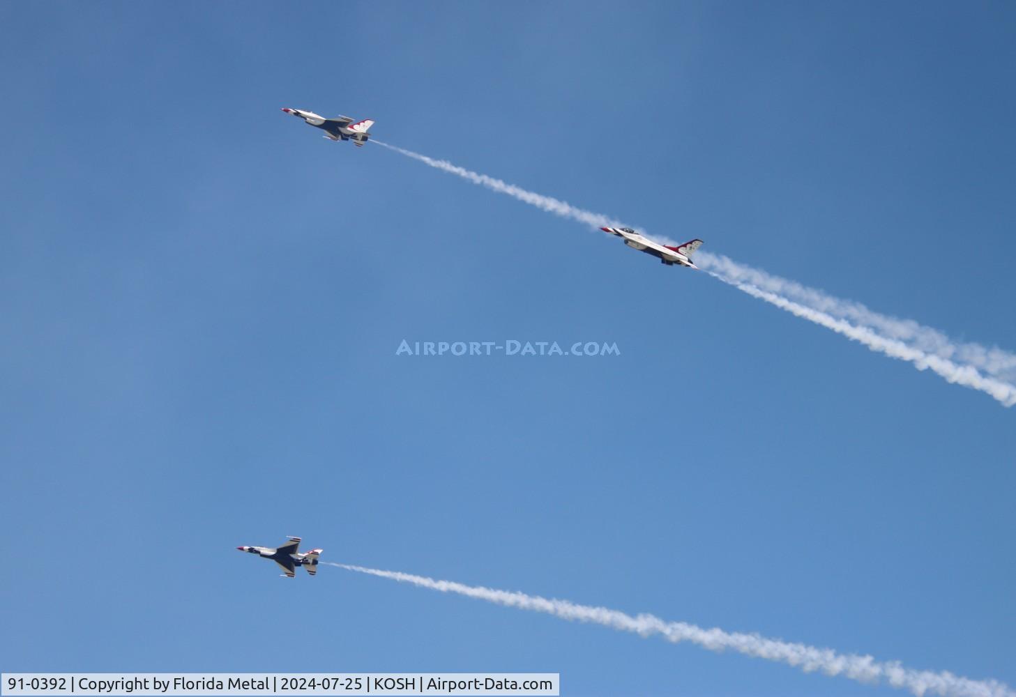 91-0392, 1993 General Dynamics F-16C Fighting Falcon C/N CC-90, OSH 2024 zx Thunderbirds thursday pass