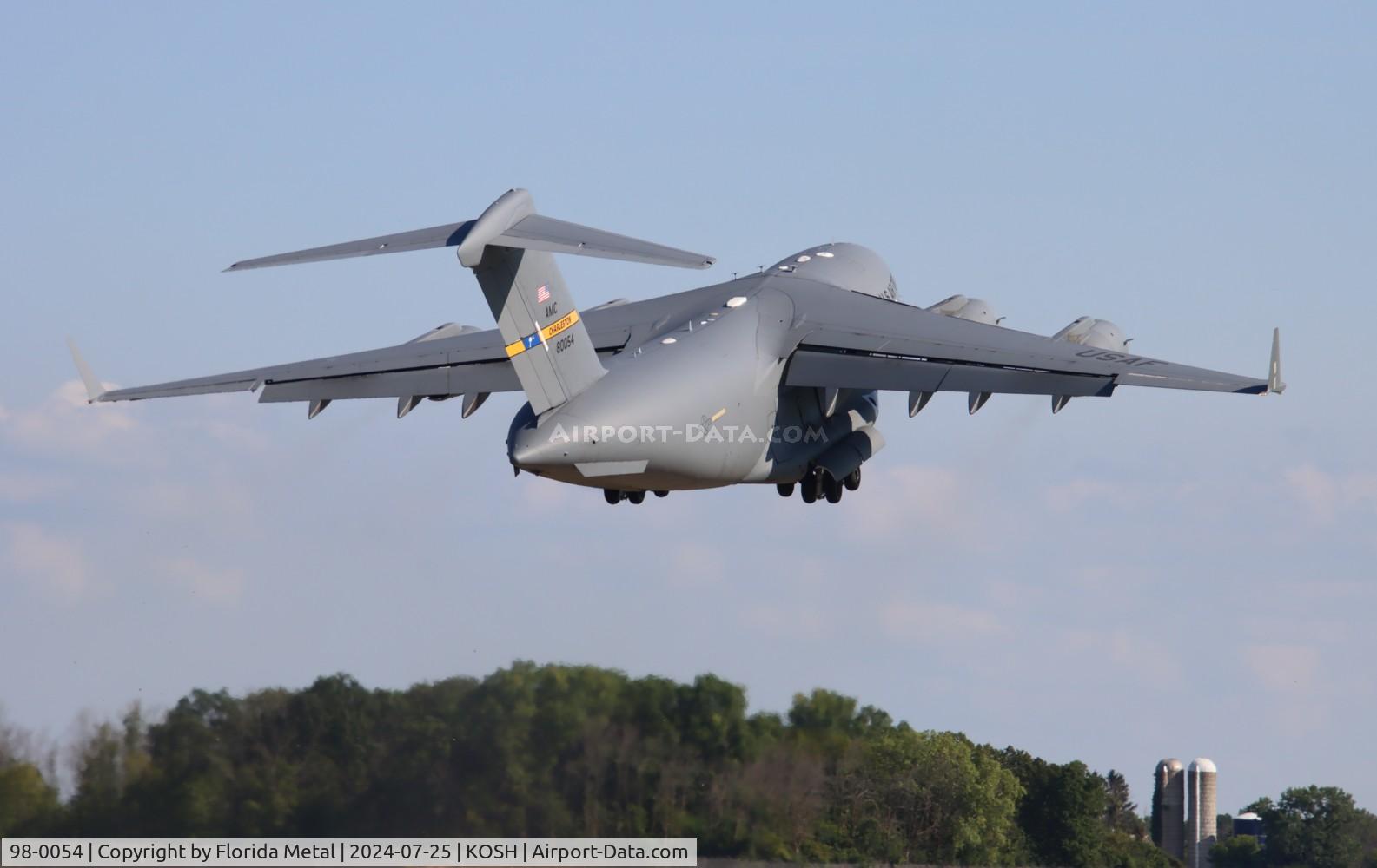 98-0054, 1998 Boeing C-17A Globemaster III C/N F-057, OSH 2024 zx