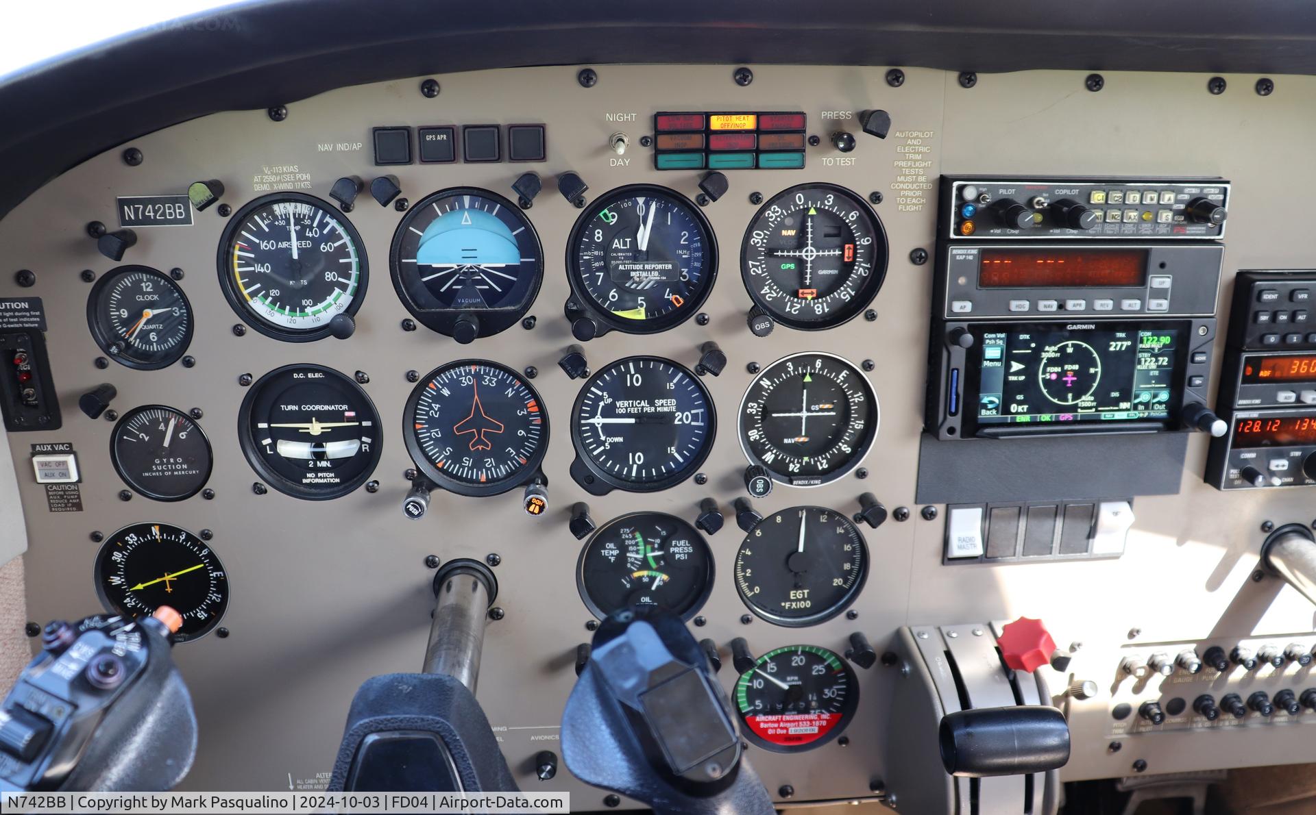 N742BB, 1998 Piper PA-28-181 Archer III C/N 28-43142, Piper PA-28-181