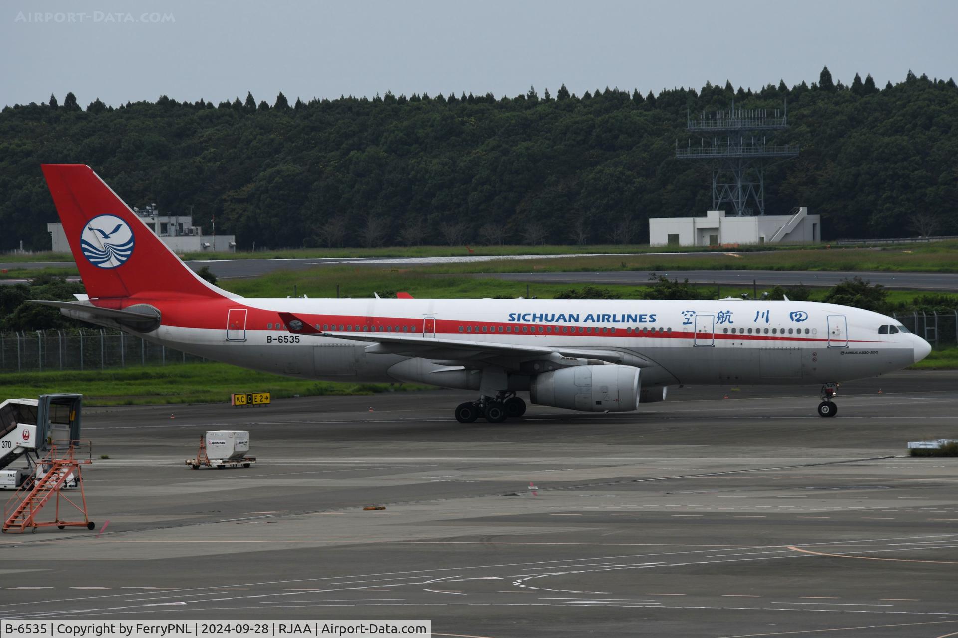 B-6535, 2011 Airbus A330-243 C/N 1241, Sichuan A332 taxying in NRT