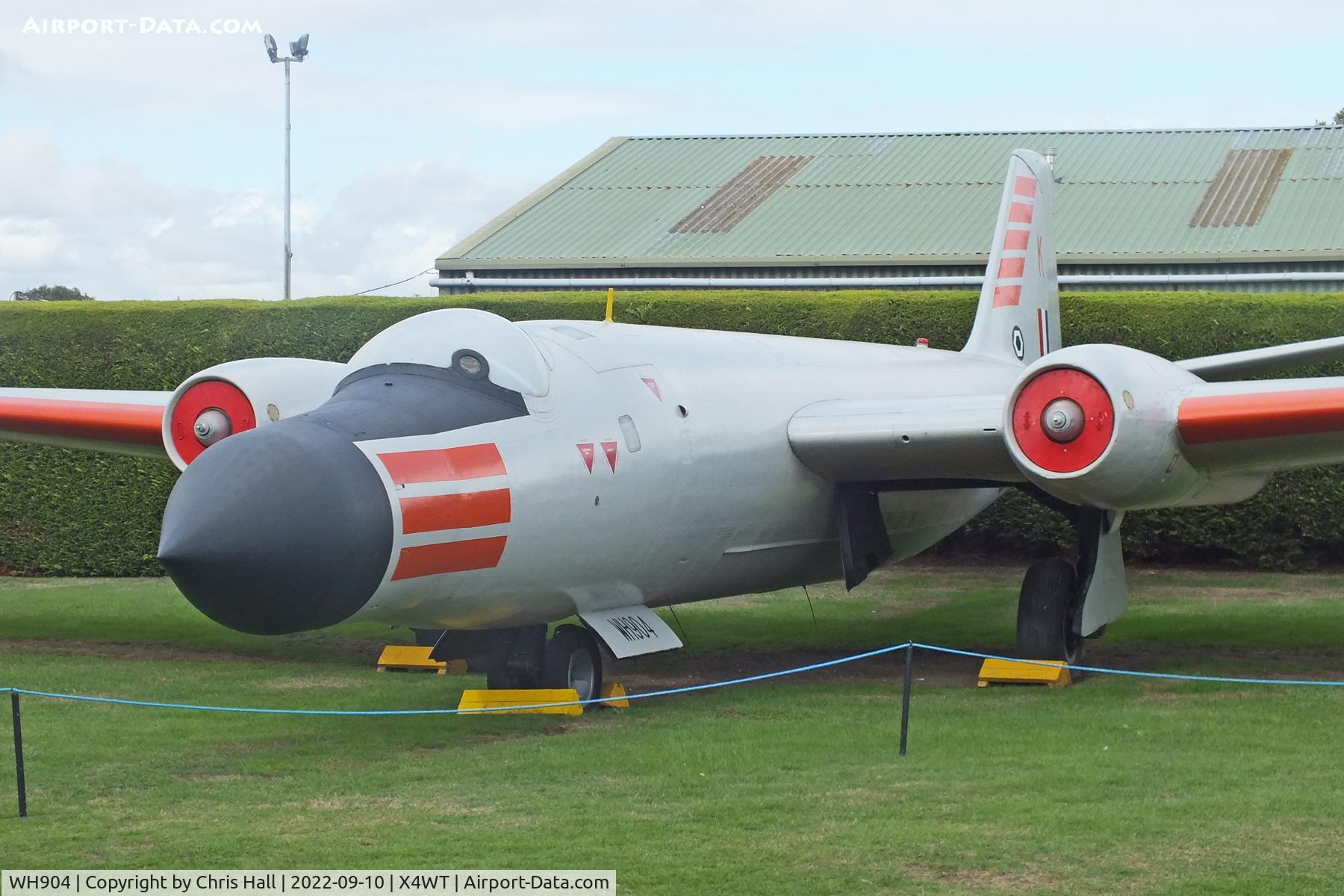 WH904, 1954 English Electric Canberra T.19 C/N SH1647, Newark Air Museum